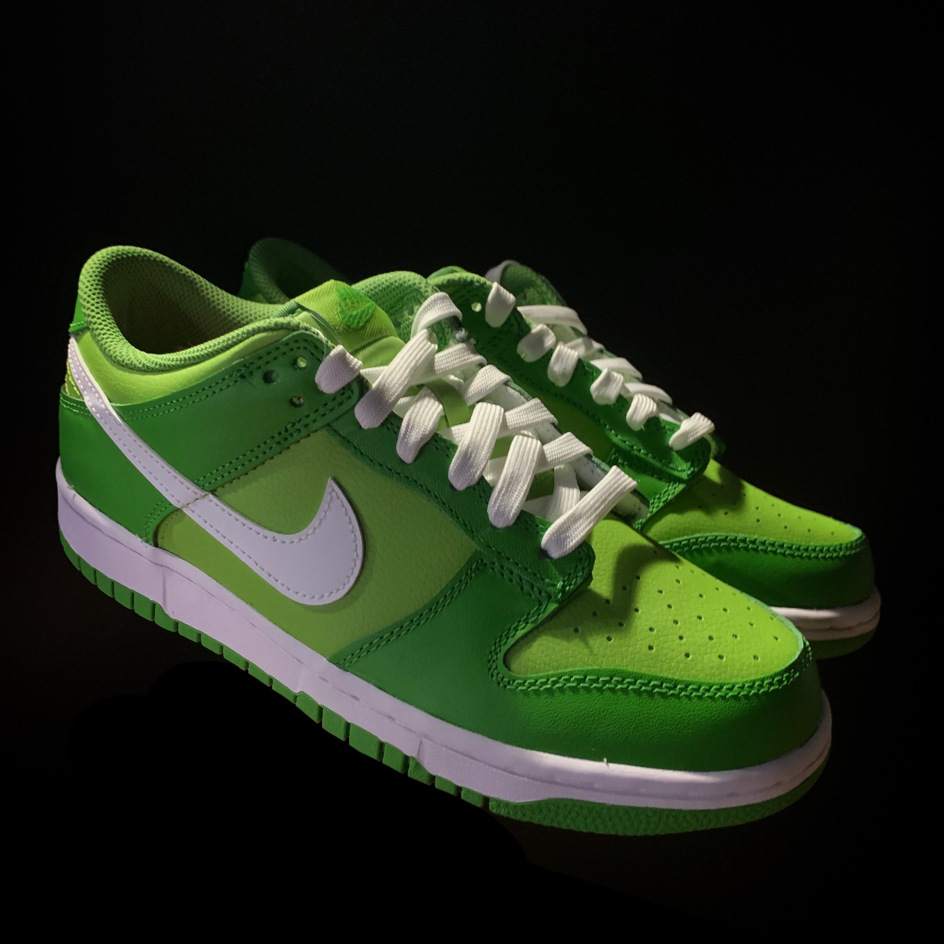 (GS) Nike Dunk Low Vivid Green 착용 스타일 - 2