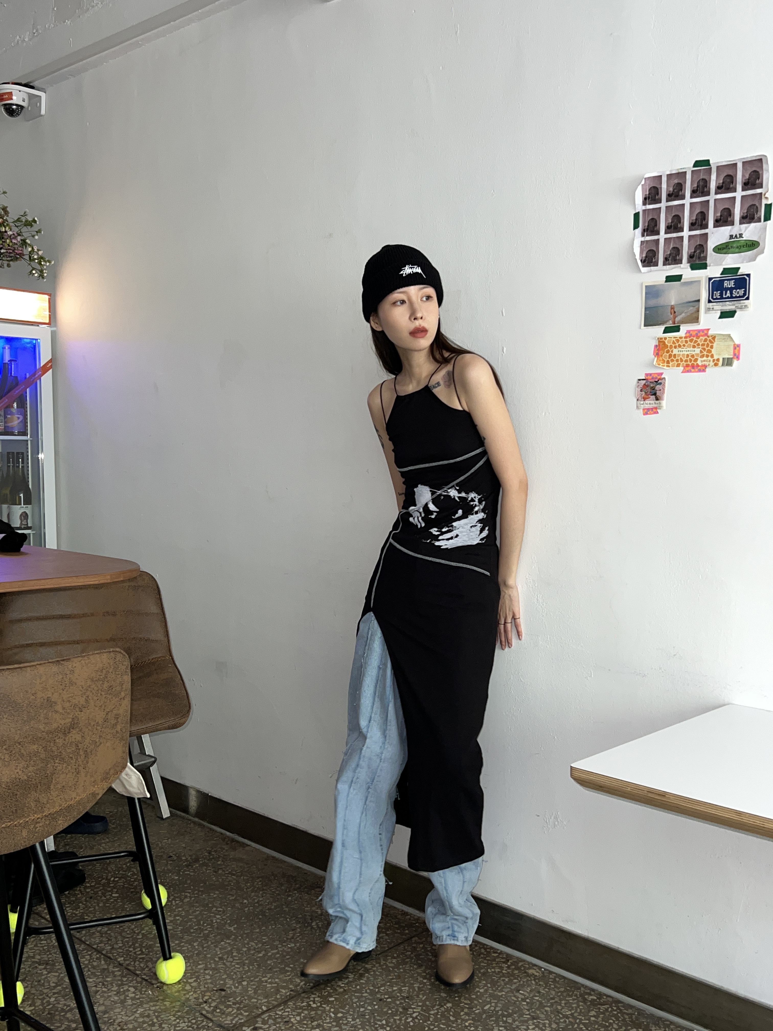 Stussy Basic Cuff Beanie Black 착용 스타일 - 1