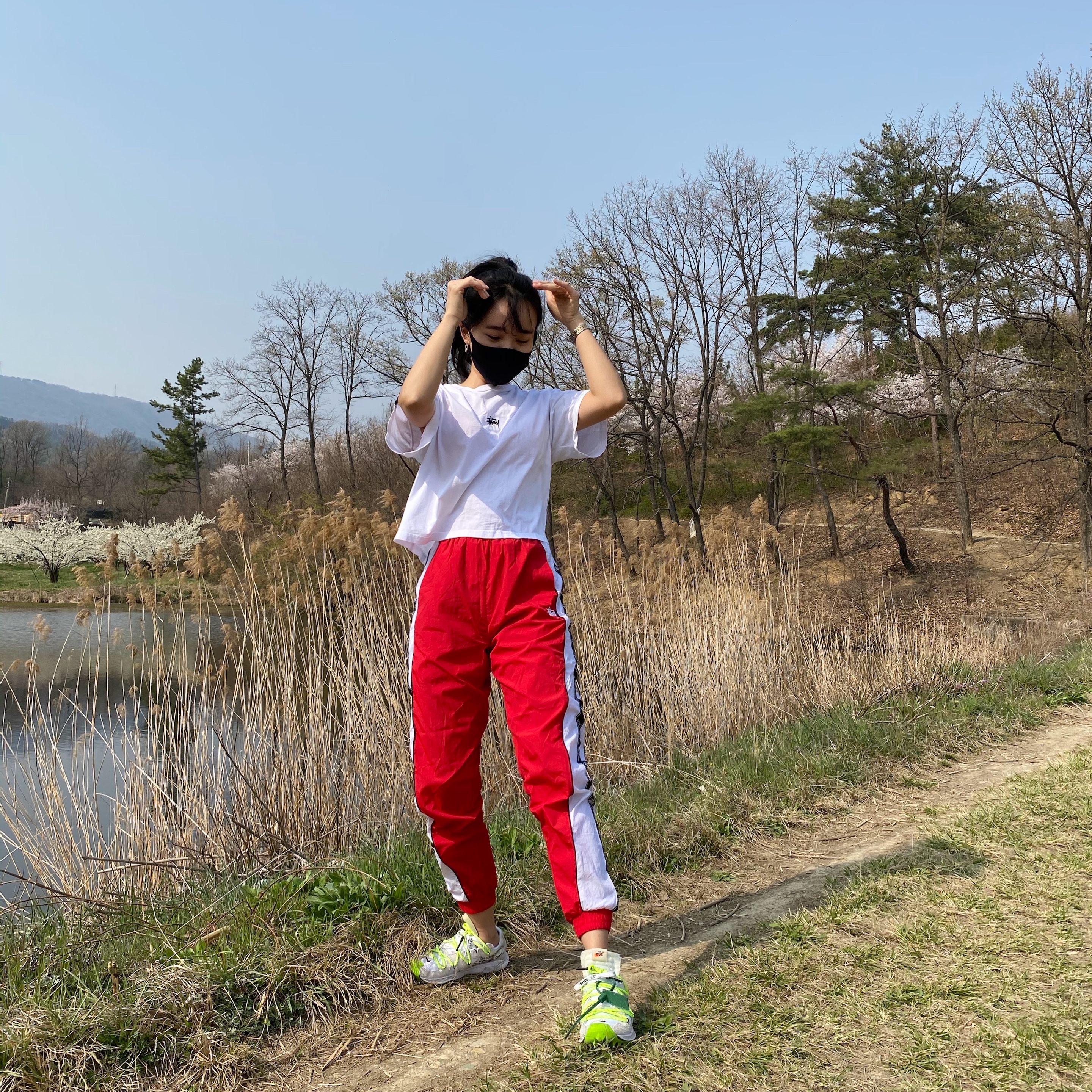 (W) Nike x Off-White Zoom Terra Kiger 5 White 착용 스타일