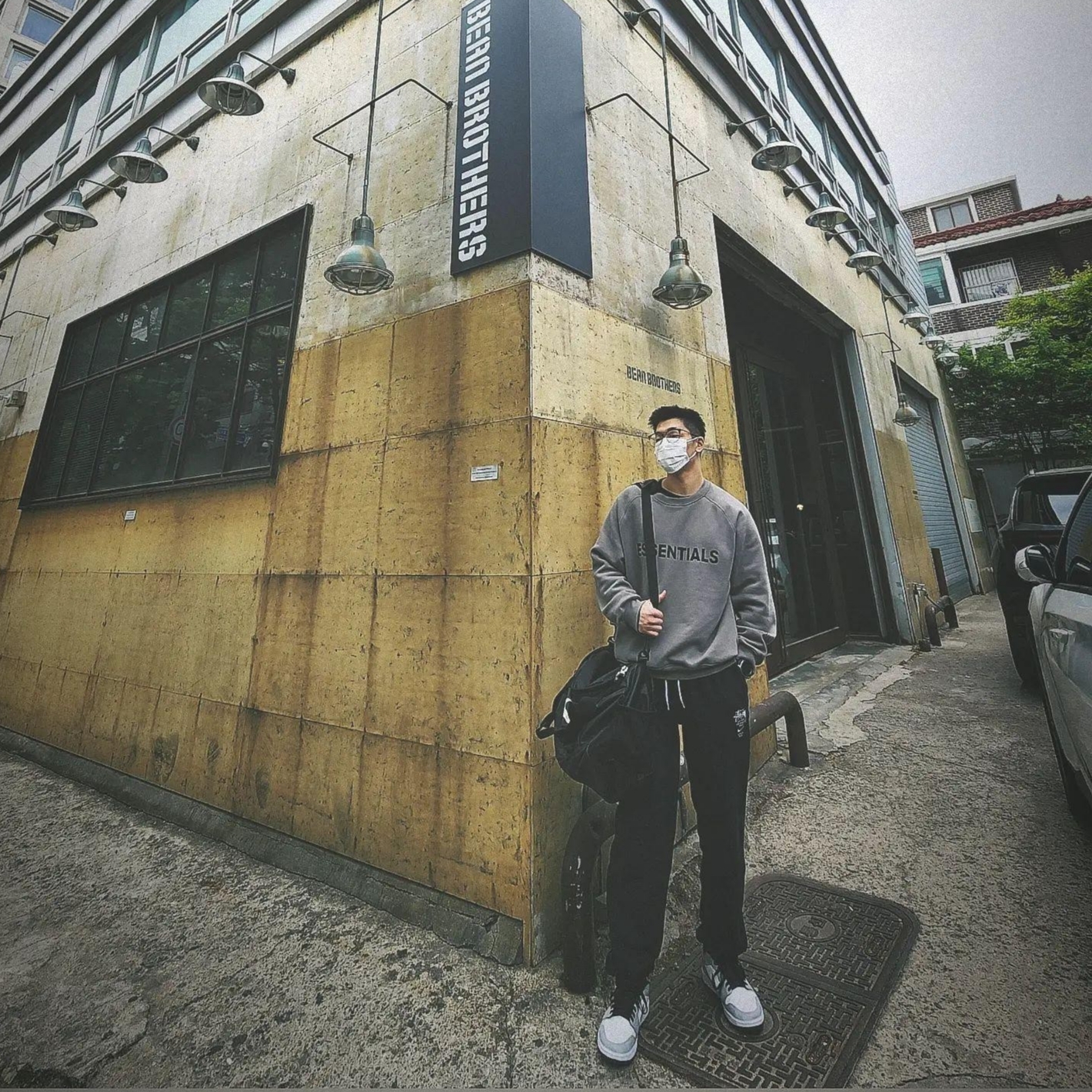 Essentials 3D Silicon Applique Crewneck Gray Flannel/Charcoal - 20SS, Nike x Stussy NRG ZR Fleece Pants Black - Asia 착용 스타일
