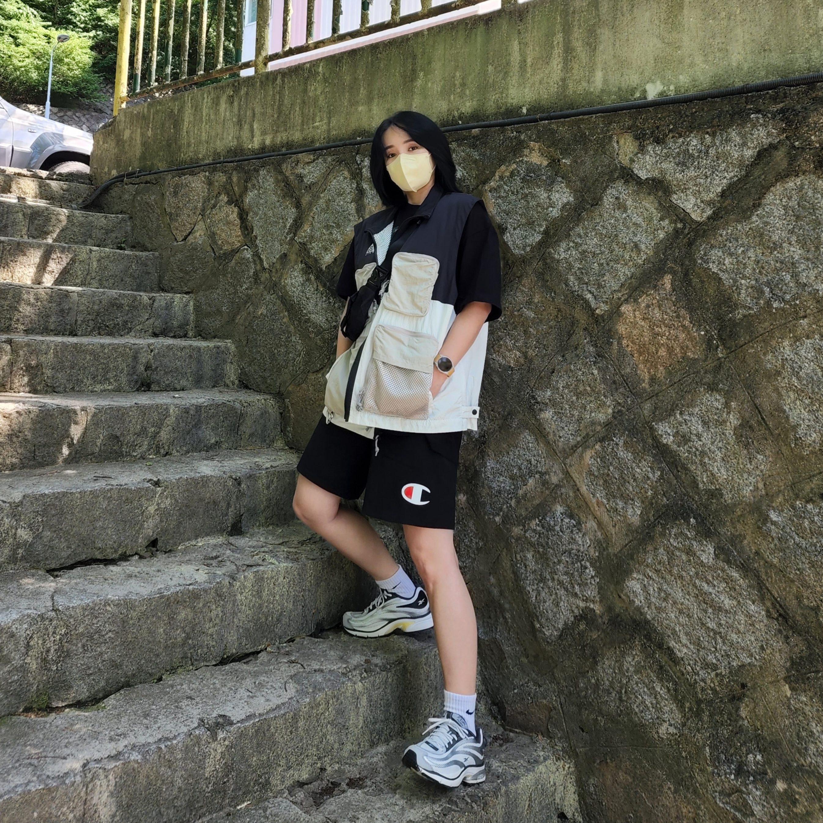 Nike ACG Utility Vest Black Summit White - US/EU, Reebok x Liful Premier Pump Paris Grey 착용 스타일 - 1