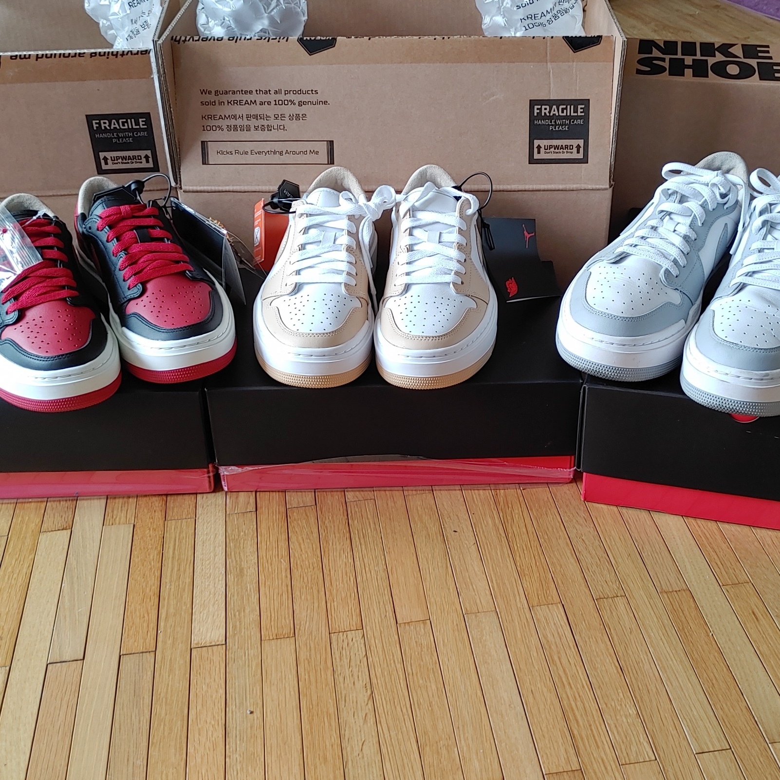 (W) Jordan 1 Elevate Low White Onyx, (W) Jordan 1 Elevate Low White and Wolf Grey 착용 스타일 - 1