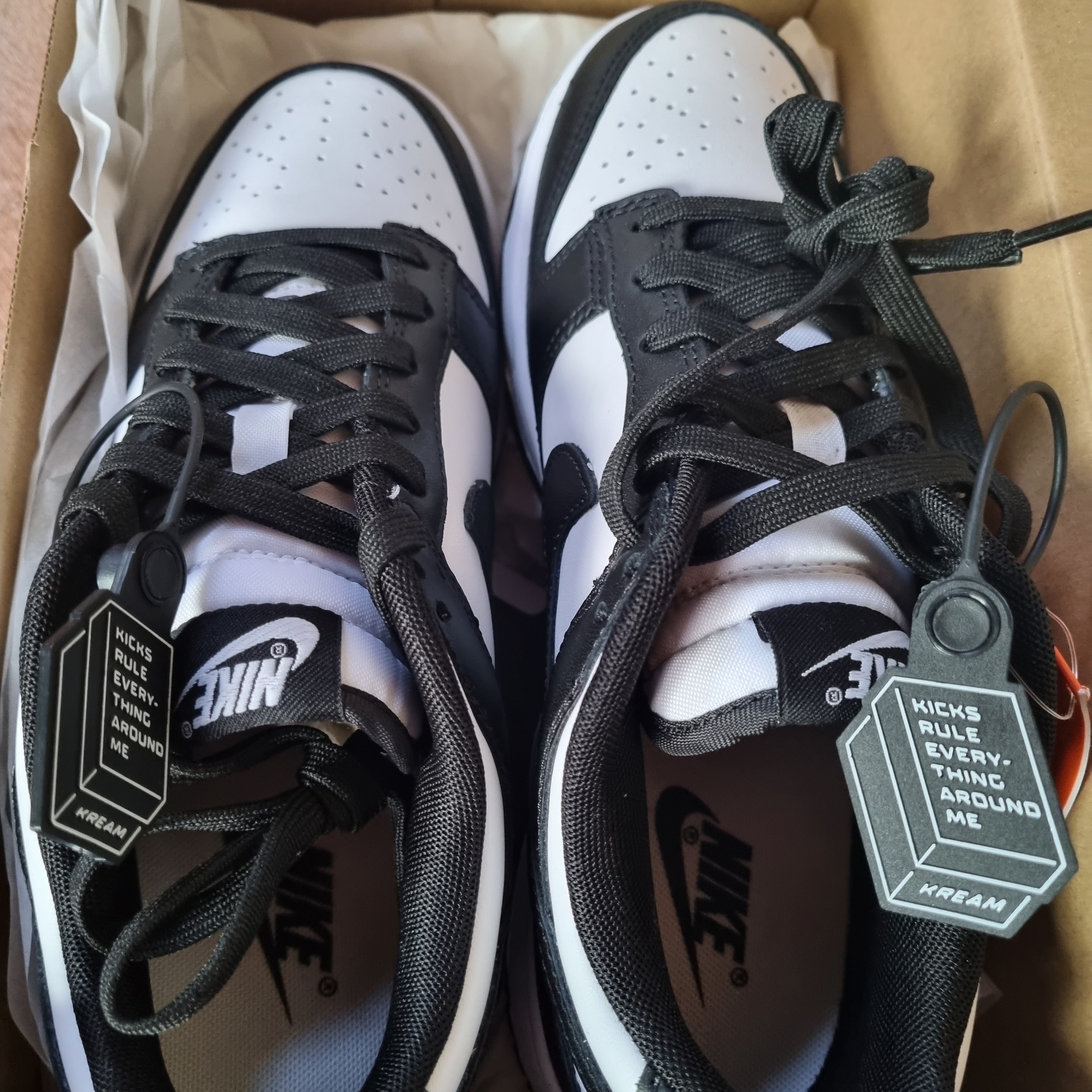 (W) Nike Dunk Low Black 착용 스타일 - 1
