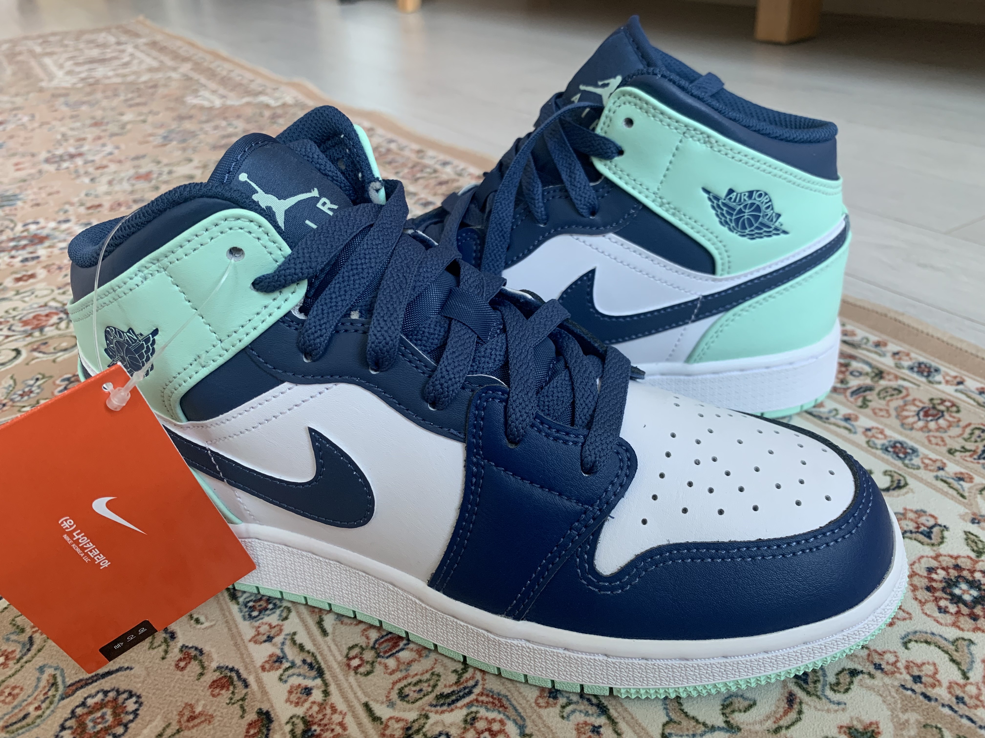 (GS) Jordan 1 Mid Blue Mint 착용 스타일 - 3