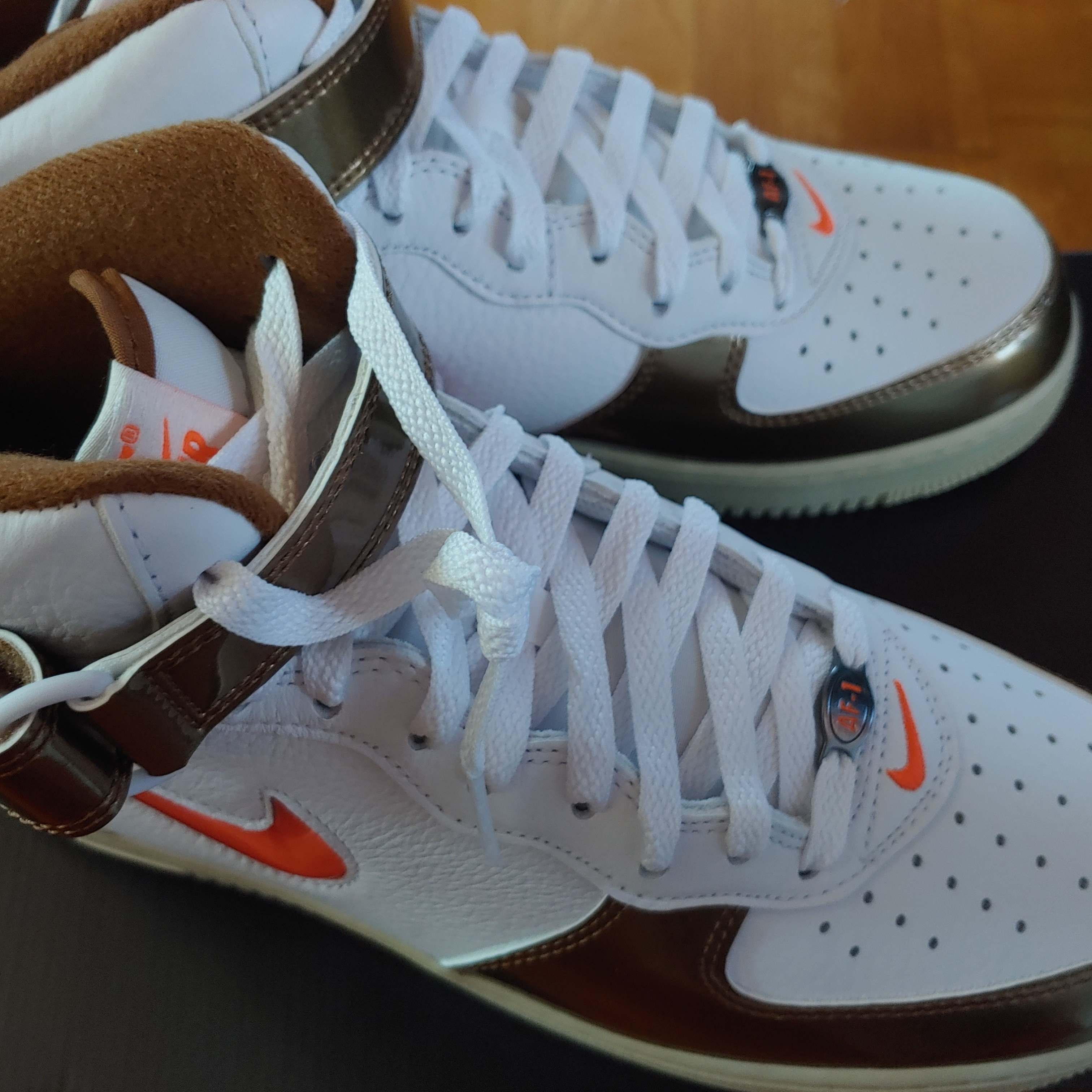 Nike Air Force 1 Mid QS Ale Brown 착용 스타일