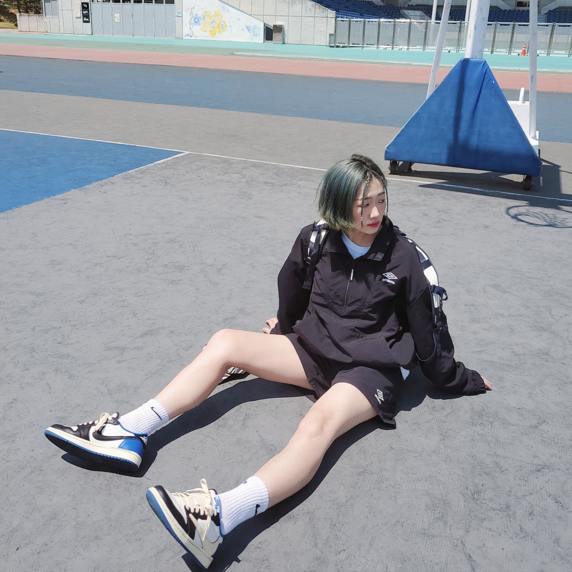 Jordan 1 x Travis Scott x Fragment Retro Low OG SP Military Blue 착용 스타일