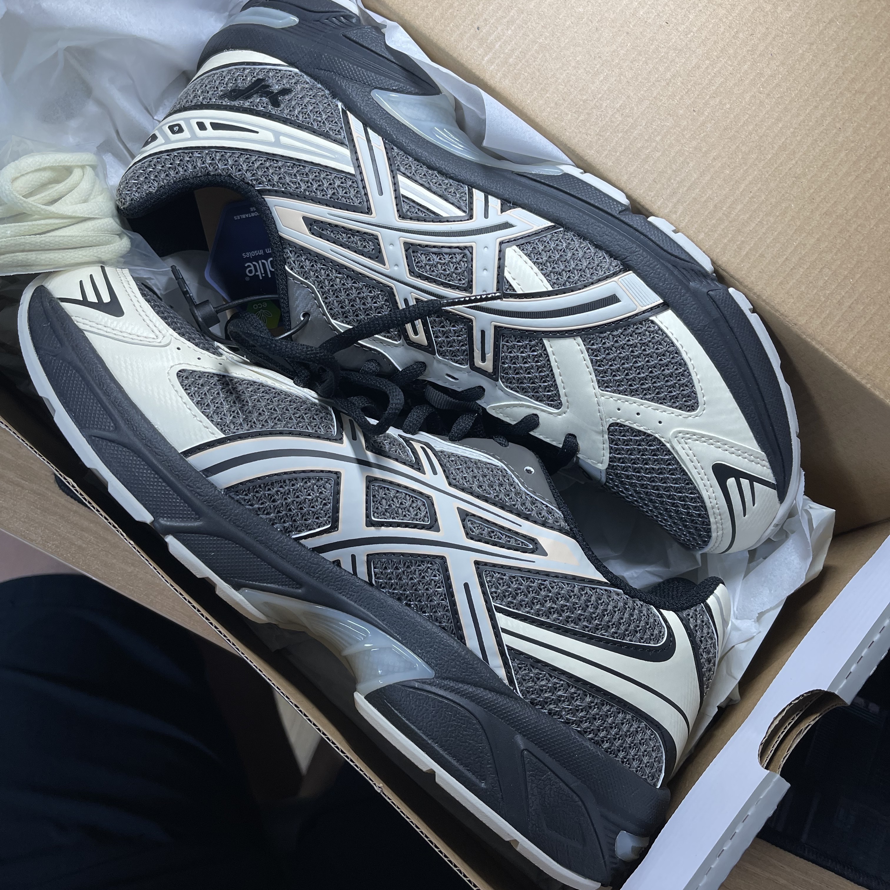 Asics x I4P Gel-1130 Mink Glacier Grey 착용 스타일