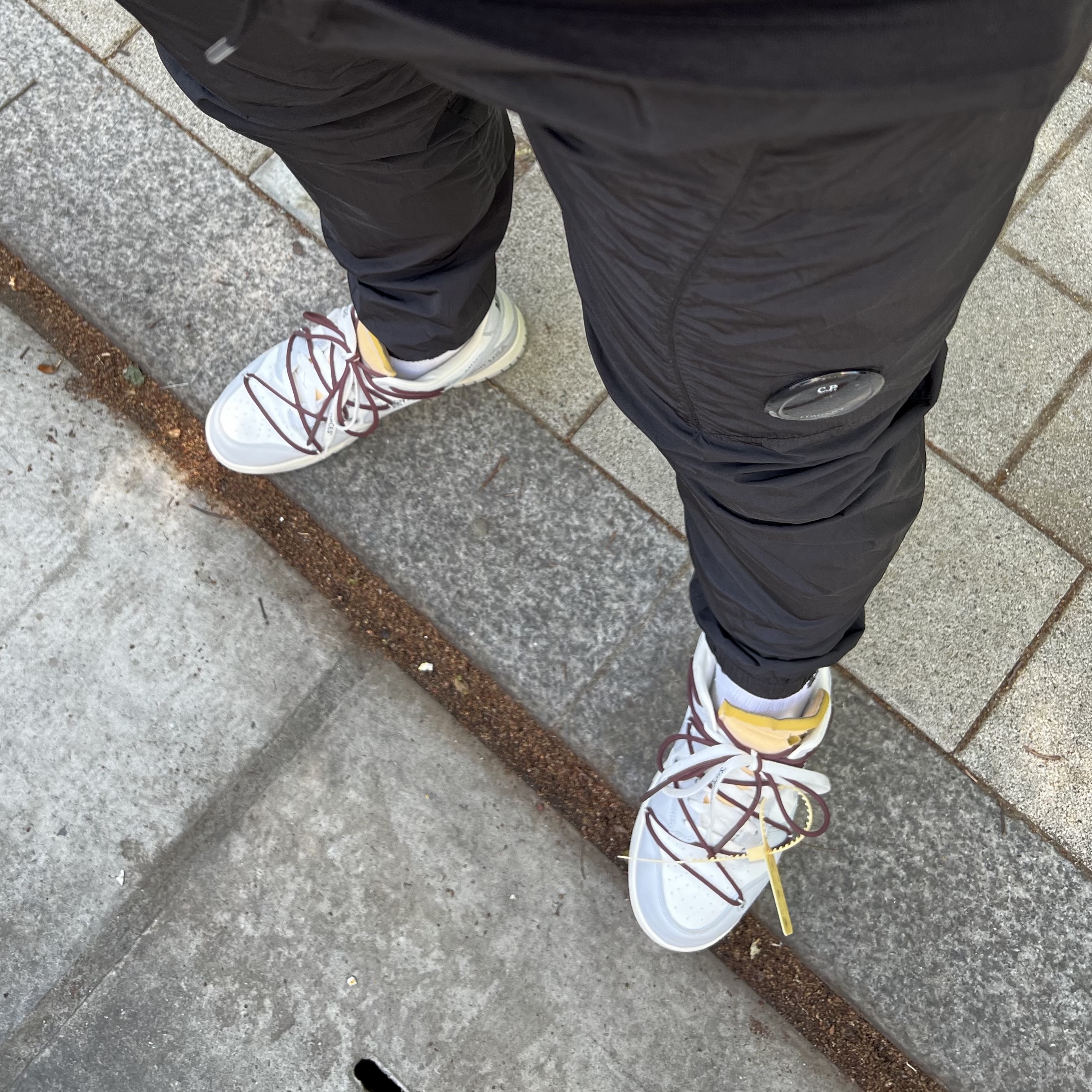 Nike x Off-White Dunk Low The 50 - Lot 46, C.P. Company Chome-R Track Pants Black - 22SS 착용 스타일 - 1