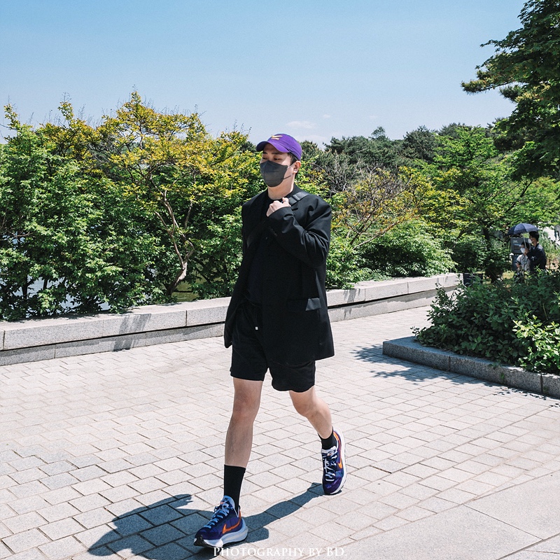 Nike x Sacai VaporWaffle Dark Iris 착용 스타일 - 1