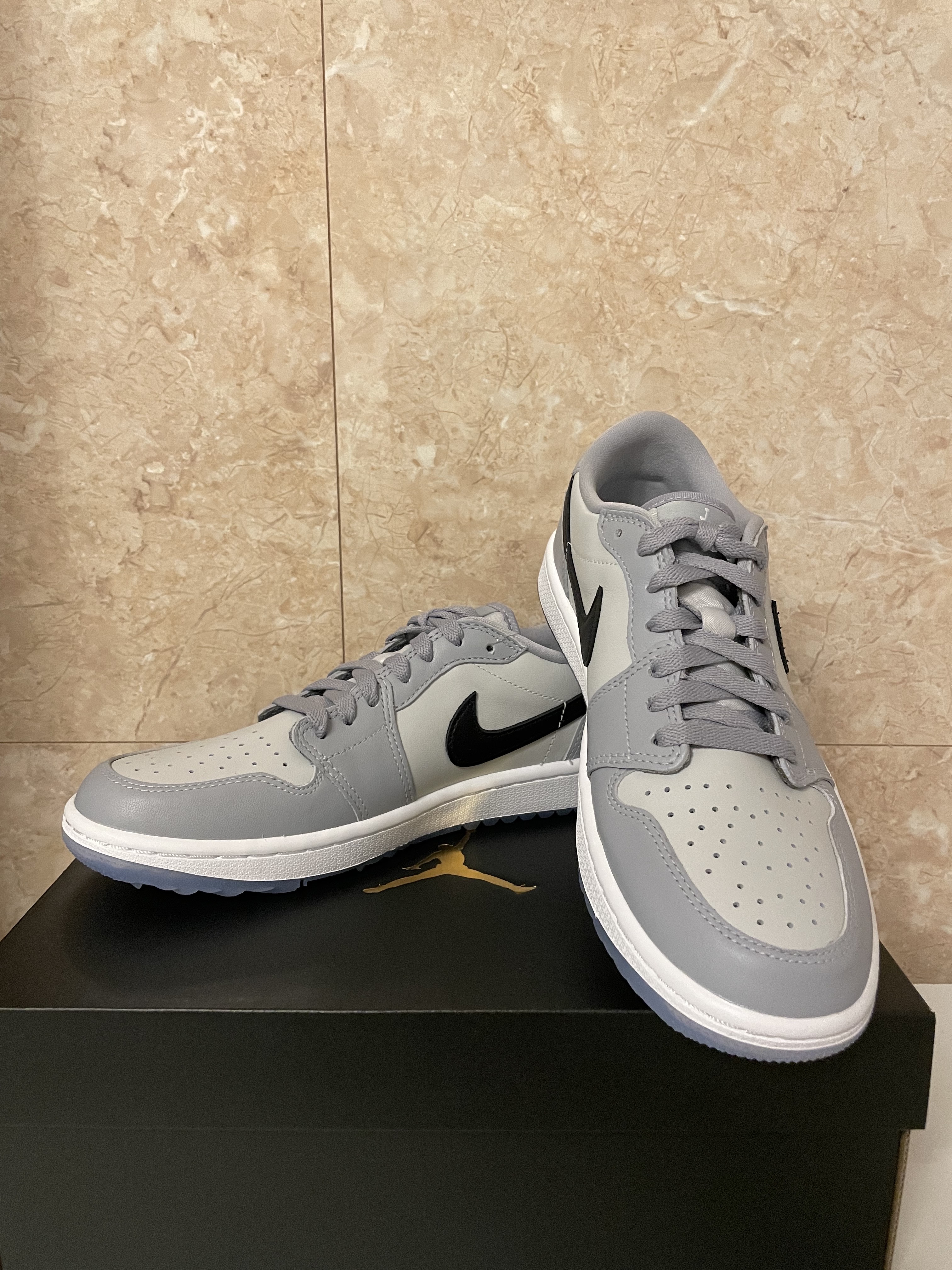 Jordan 1 Low Golf Wolf Grey 착용 스타일 - 2