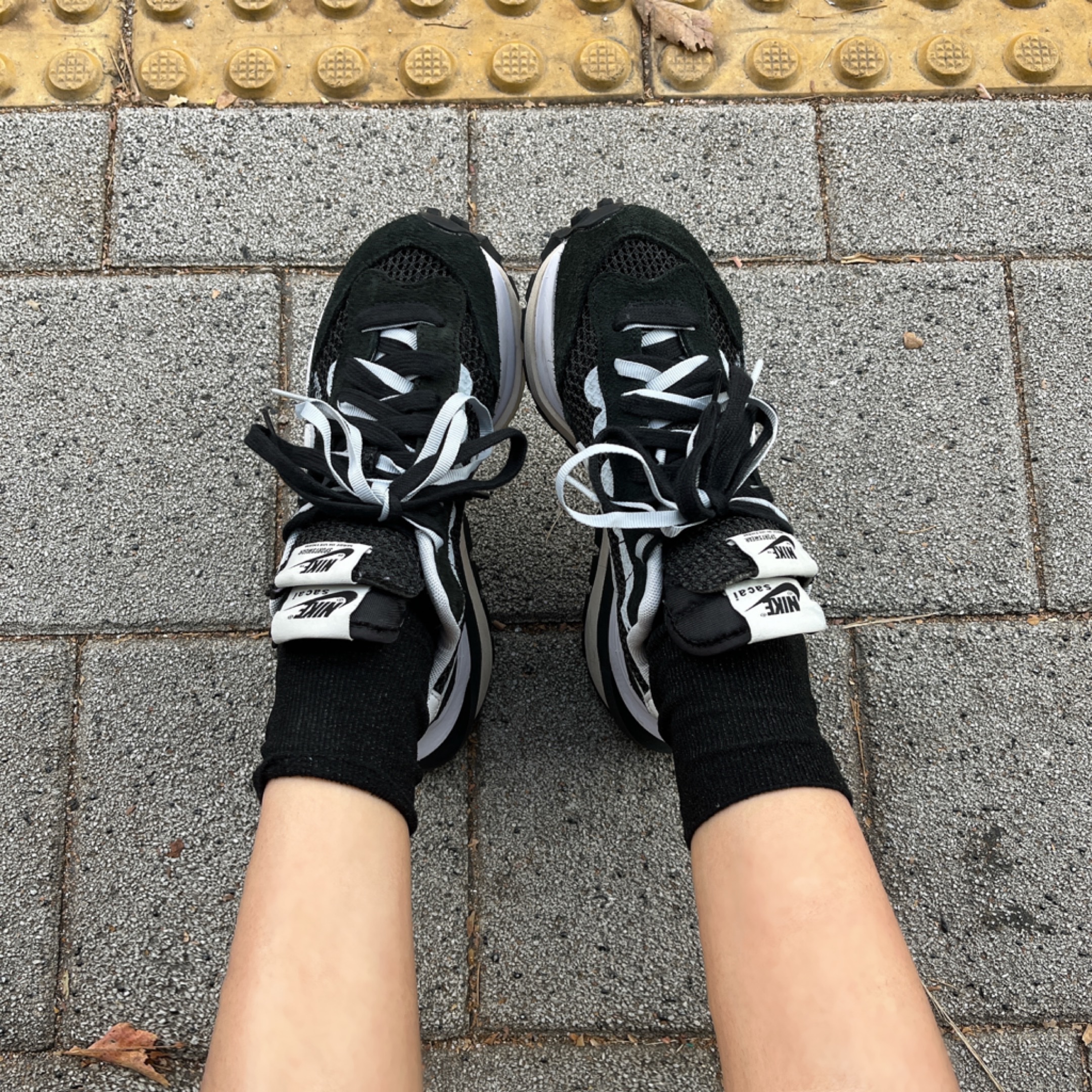 Nike x Sacai VaporWaffle Black White 착용 스타일