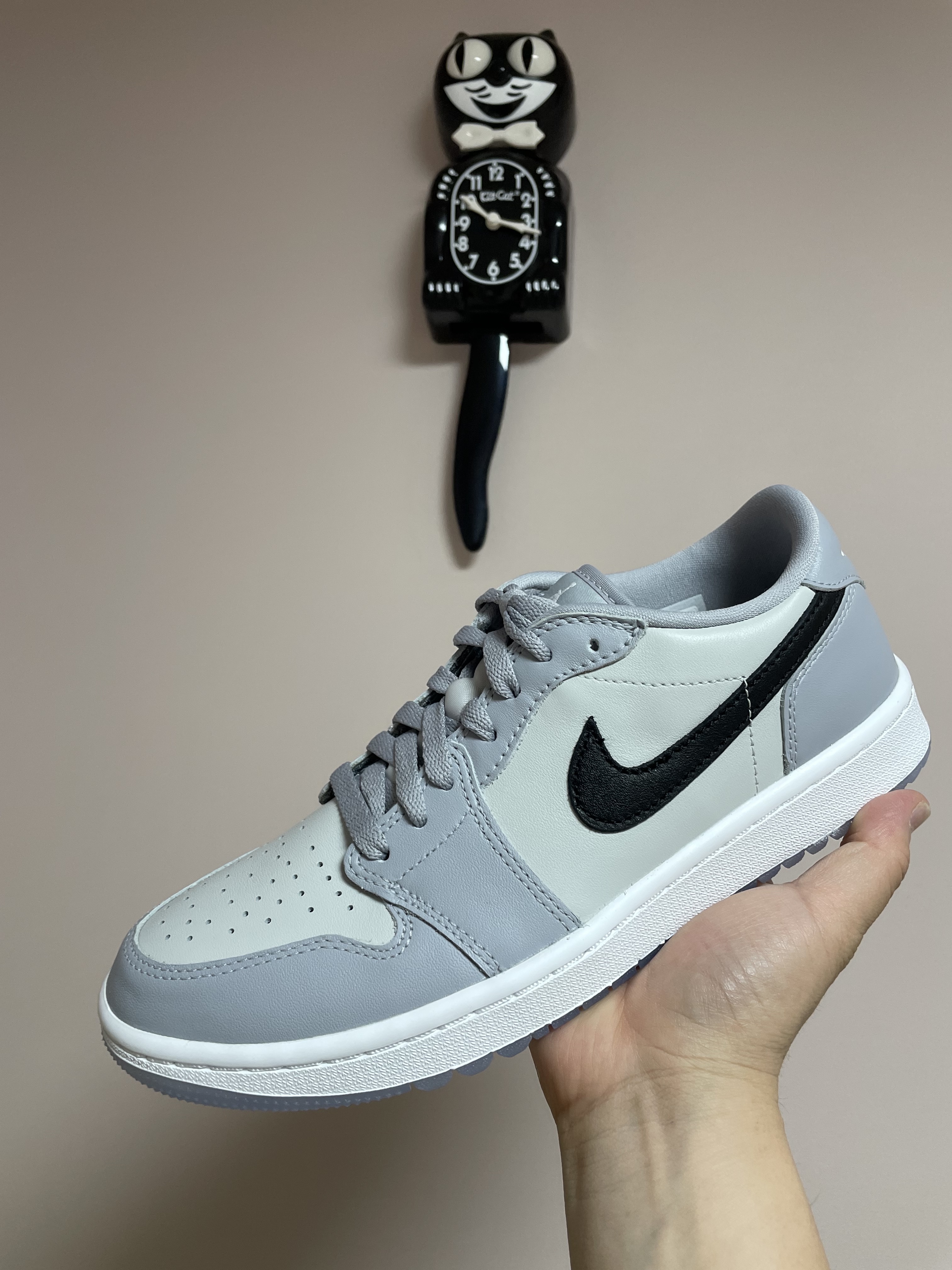 Jordan 1 Low Golf Wolf Grey 착용 스타일 - 5