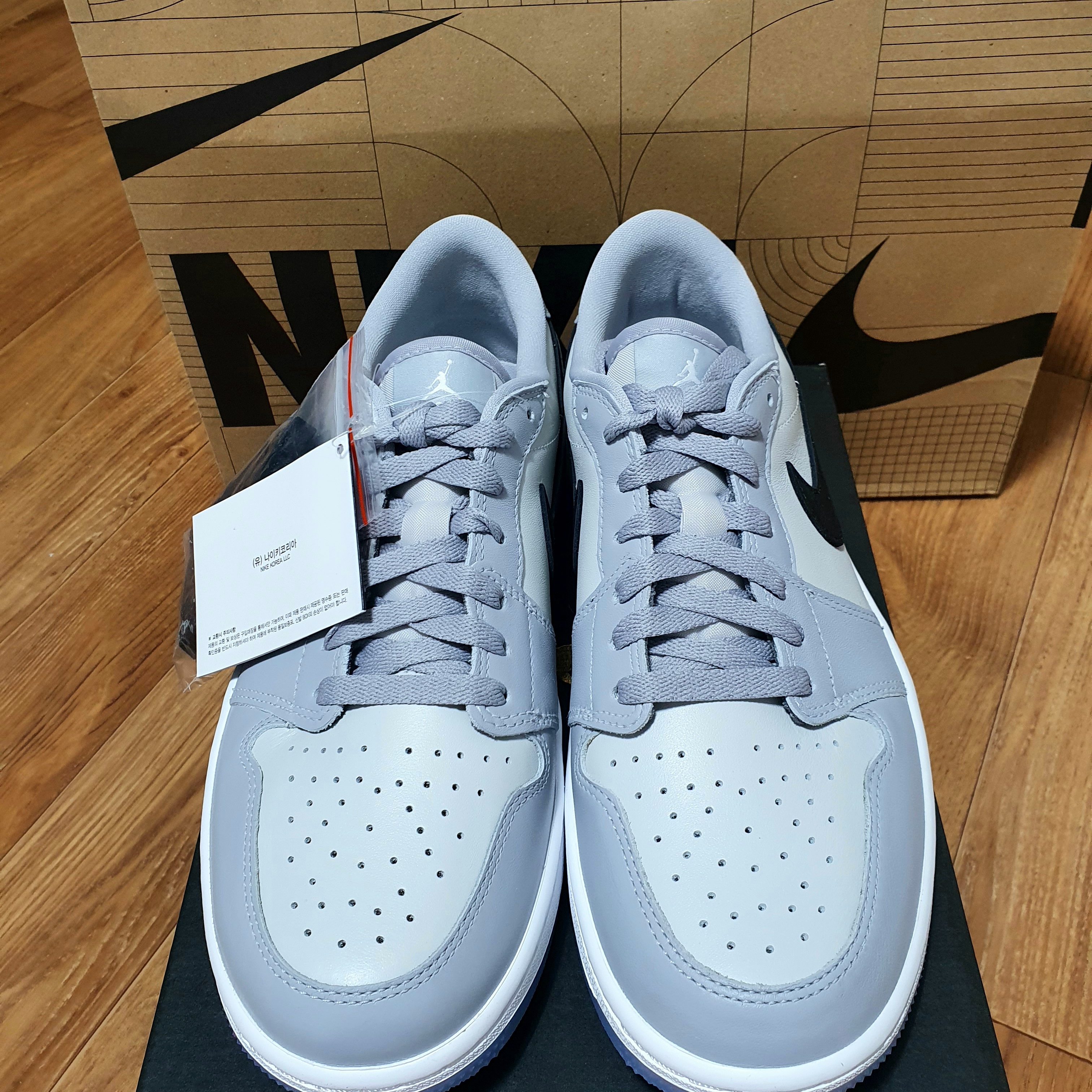 Jordan 1 Low Golf Wolf Grey 착용 스타일 - 3