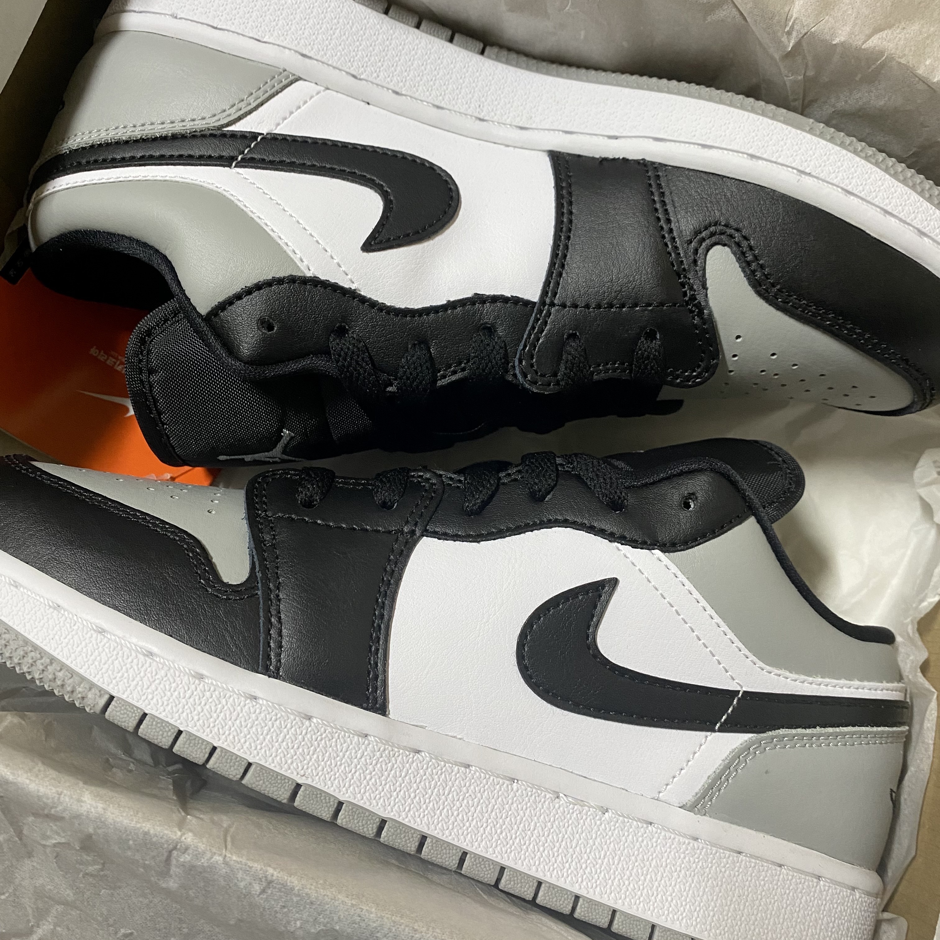 (GS) Jordan 1 Low Light Smoke Grey Black 착용 스타일 - 1