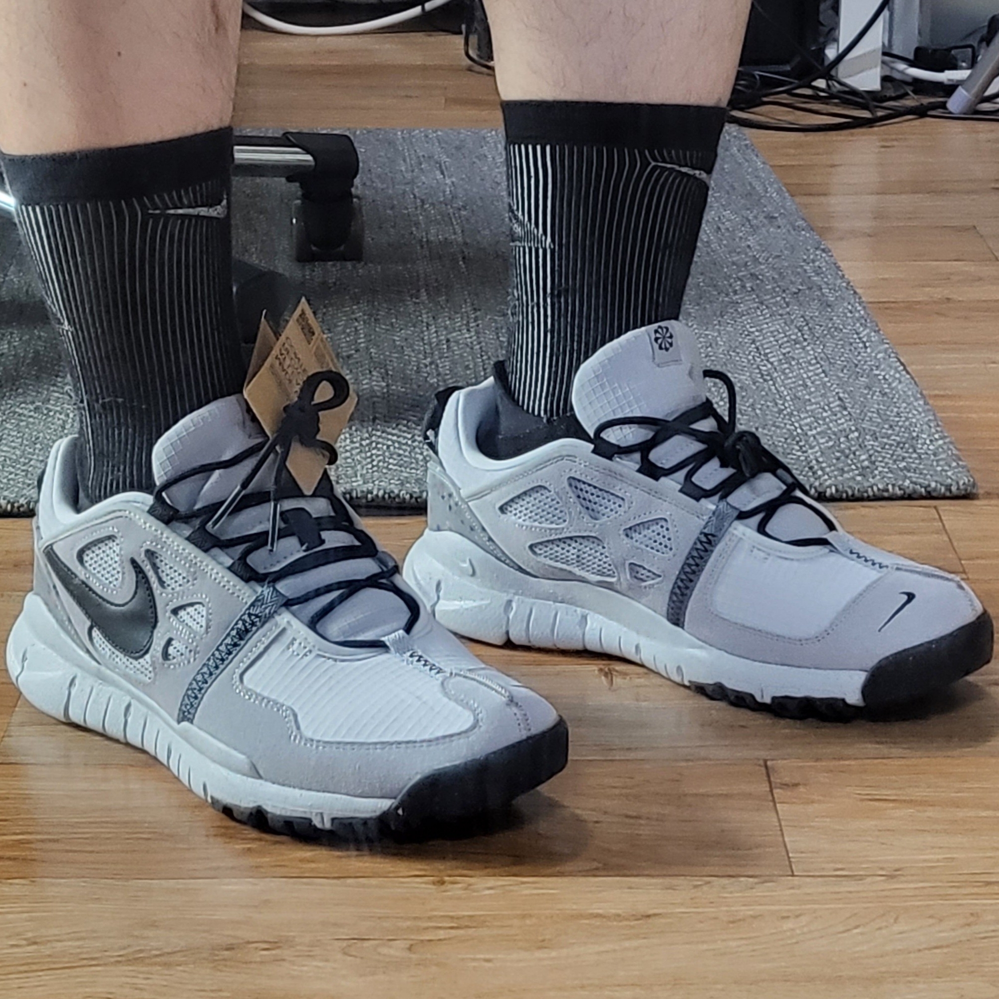 Nike Free Terra Vista Next Nature Wolf Grey 착용 스타일 - 2
