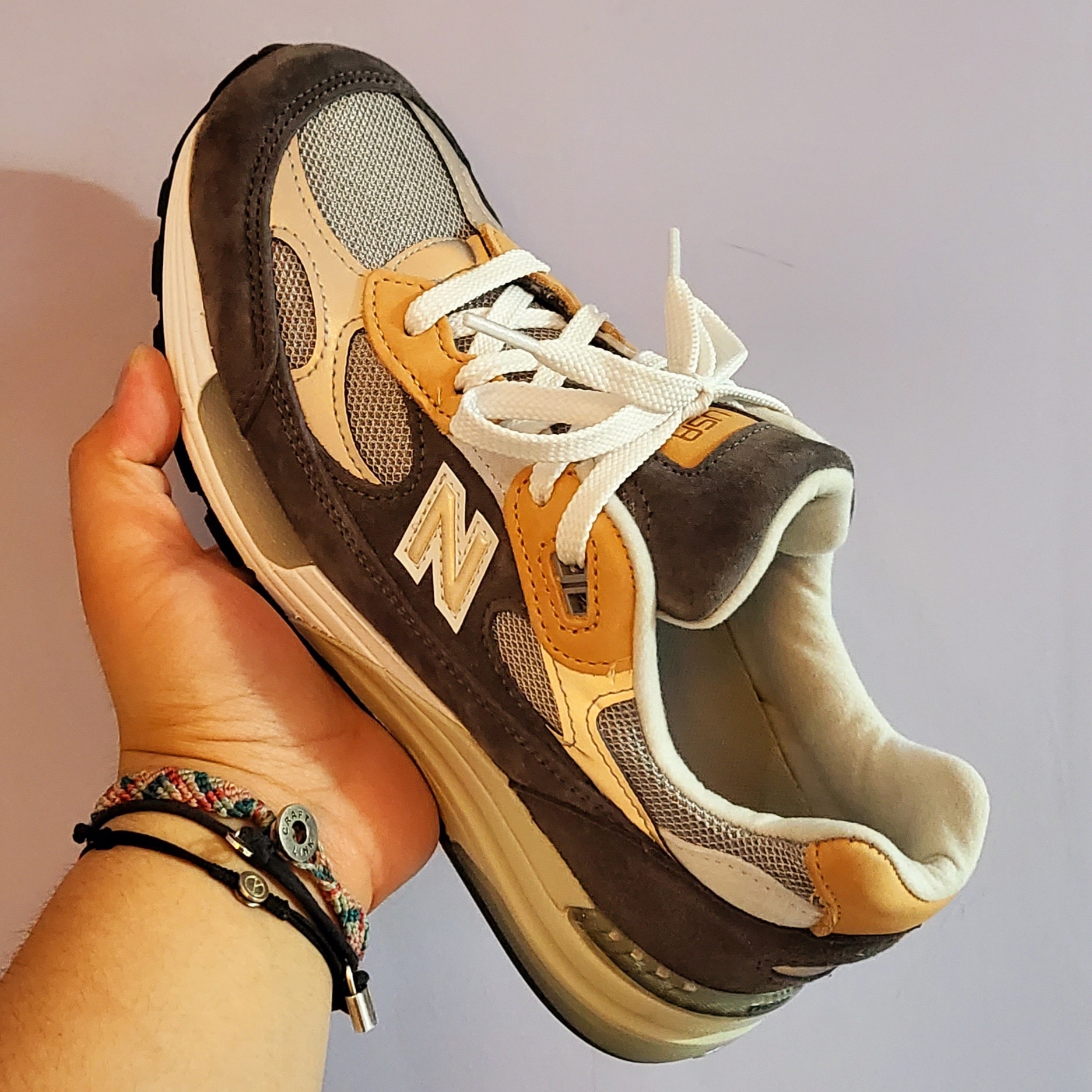 New Balance x Todd Snyder 992 Made in USA 10th Anniversary Grey Tan 착용 스타일 - 3