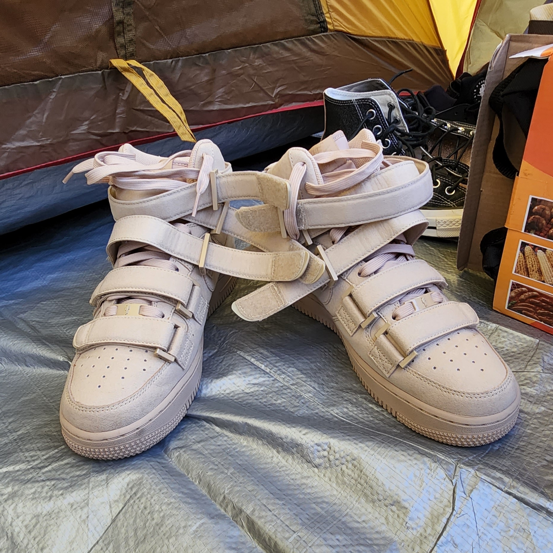 Nike x Billie Eilish Air Force 1 High '07 SP Mushroom 착용 스타일 - 3