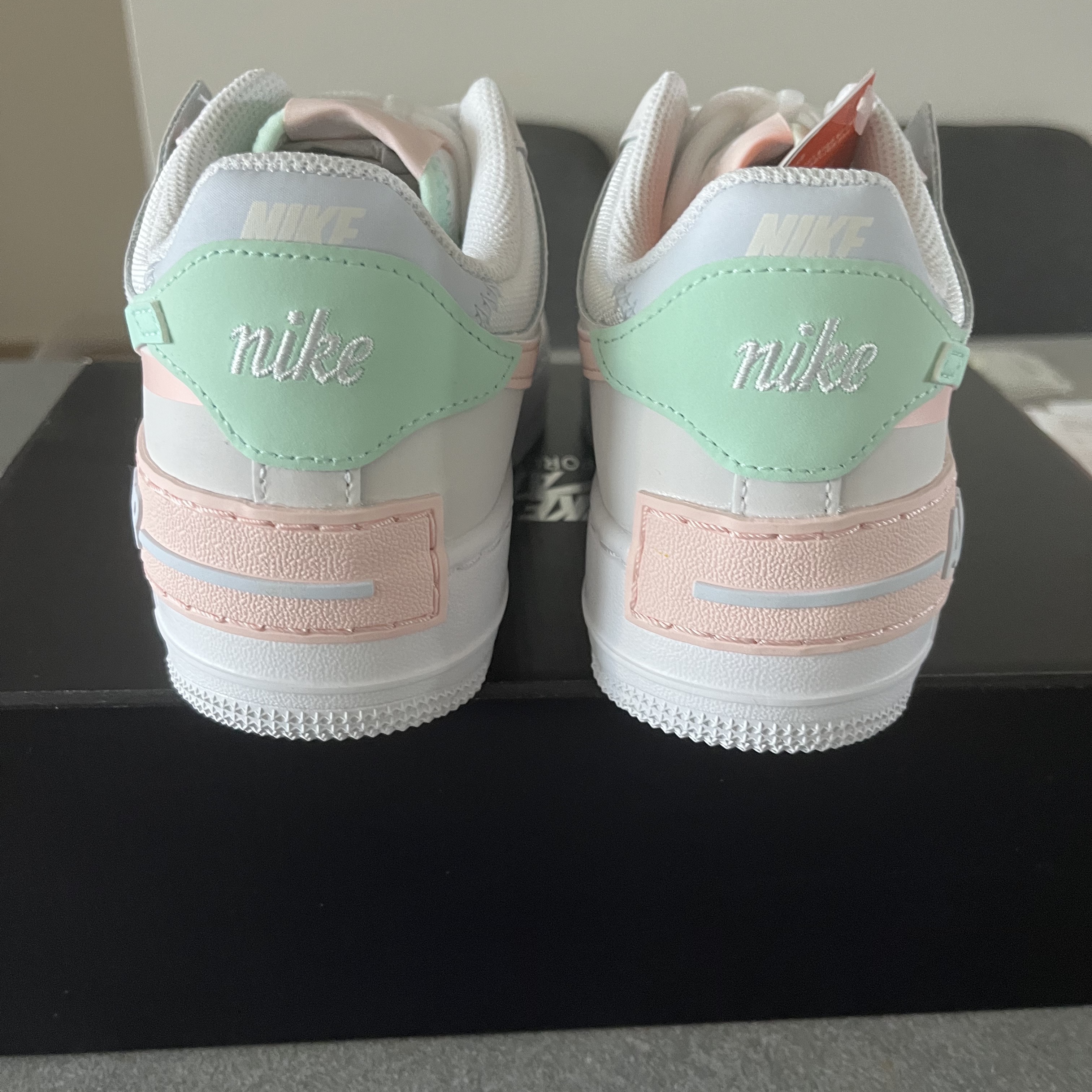 (W) Nike Air Force 1 Shadow White Atmosphere Mint 착용 스타일 - 4