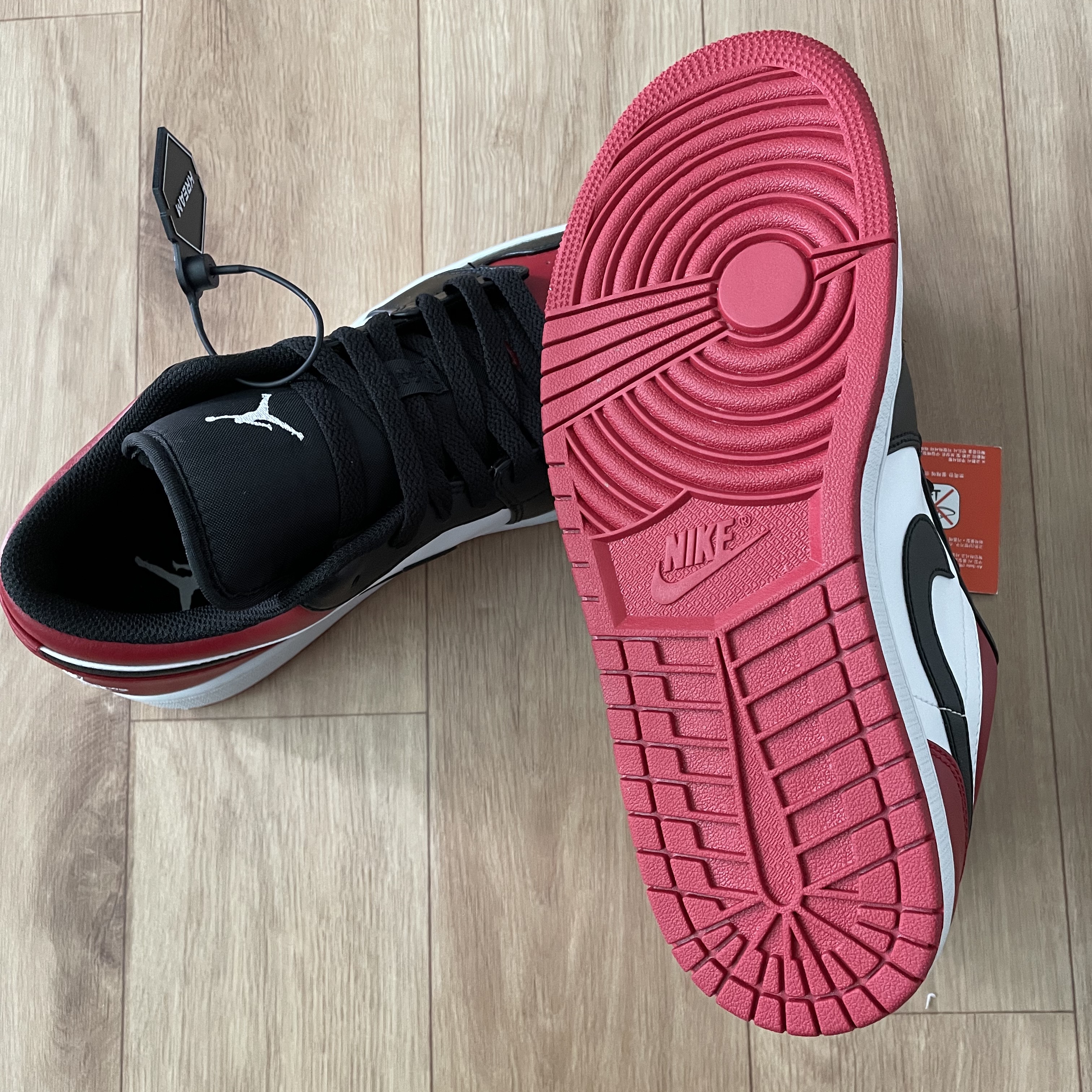 Jordan 1 Low Bred Toe 착용 스타일 - 1