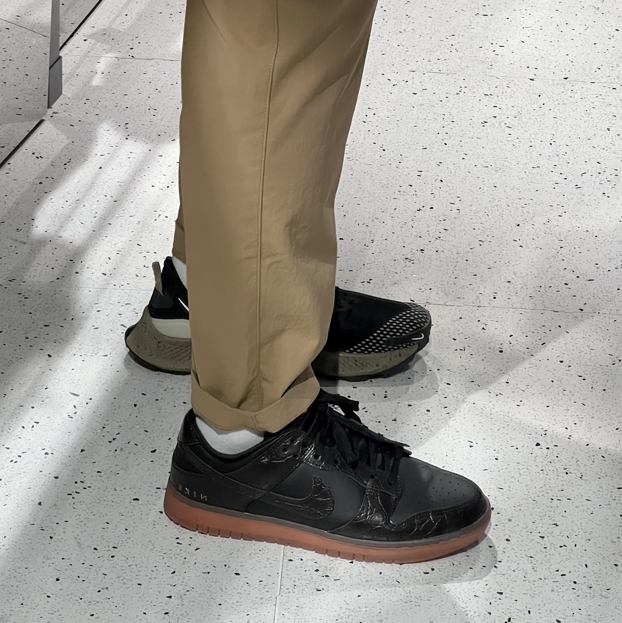 Nike Dunk Low SE Velvet Brown and Black 착용 스타일