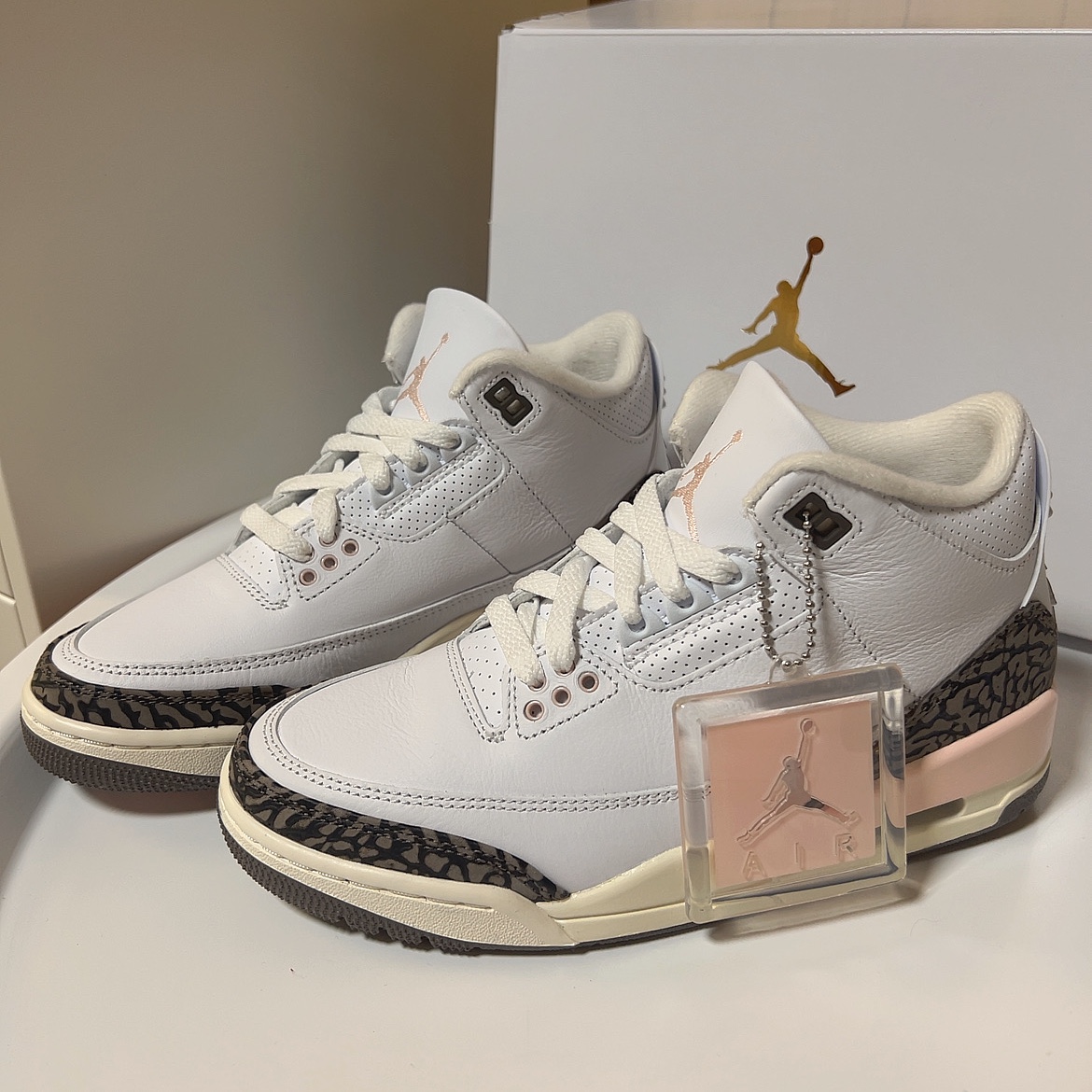 (W) Jordan 3 Retro Dark Mocha 착용 스타일 - 2