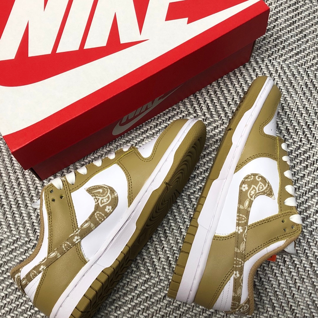 (W) Nike Dunk Low Essential Barley Paisley 착용 스타일 - 3