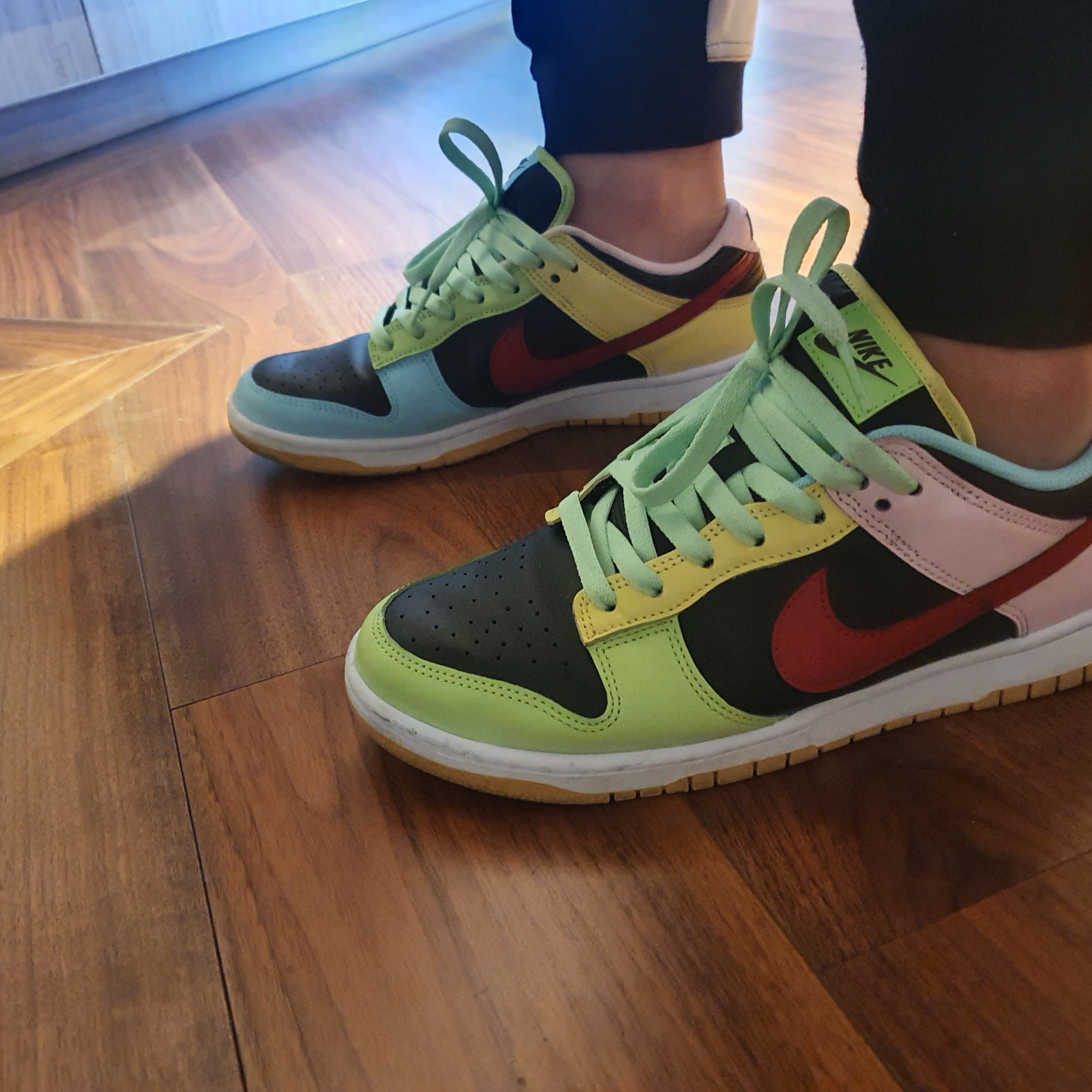 Nike Dunk Low SE Free.99 Black 착용 스타일 - 1