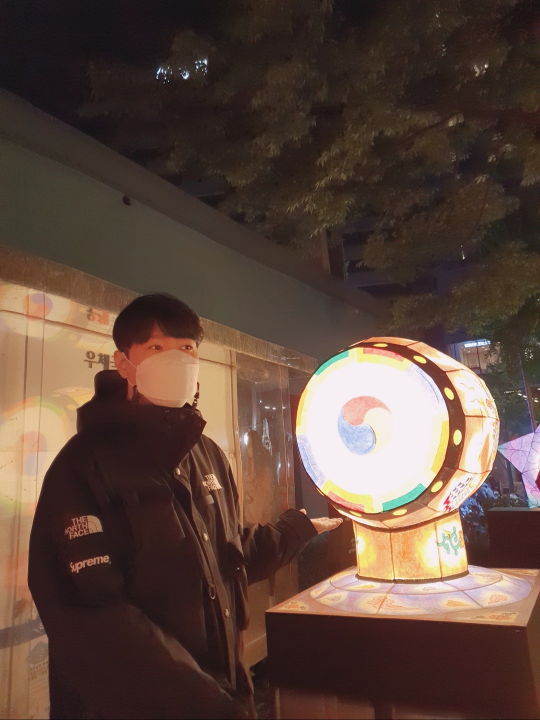 Supreme x The North Face Cargo Jacket Black - 20SS, Jordan 1 Element Gore-Tex Sail 착용 스타일 - 2