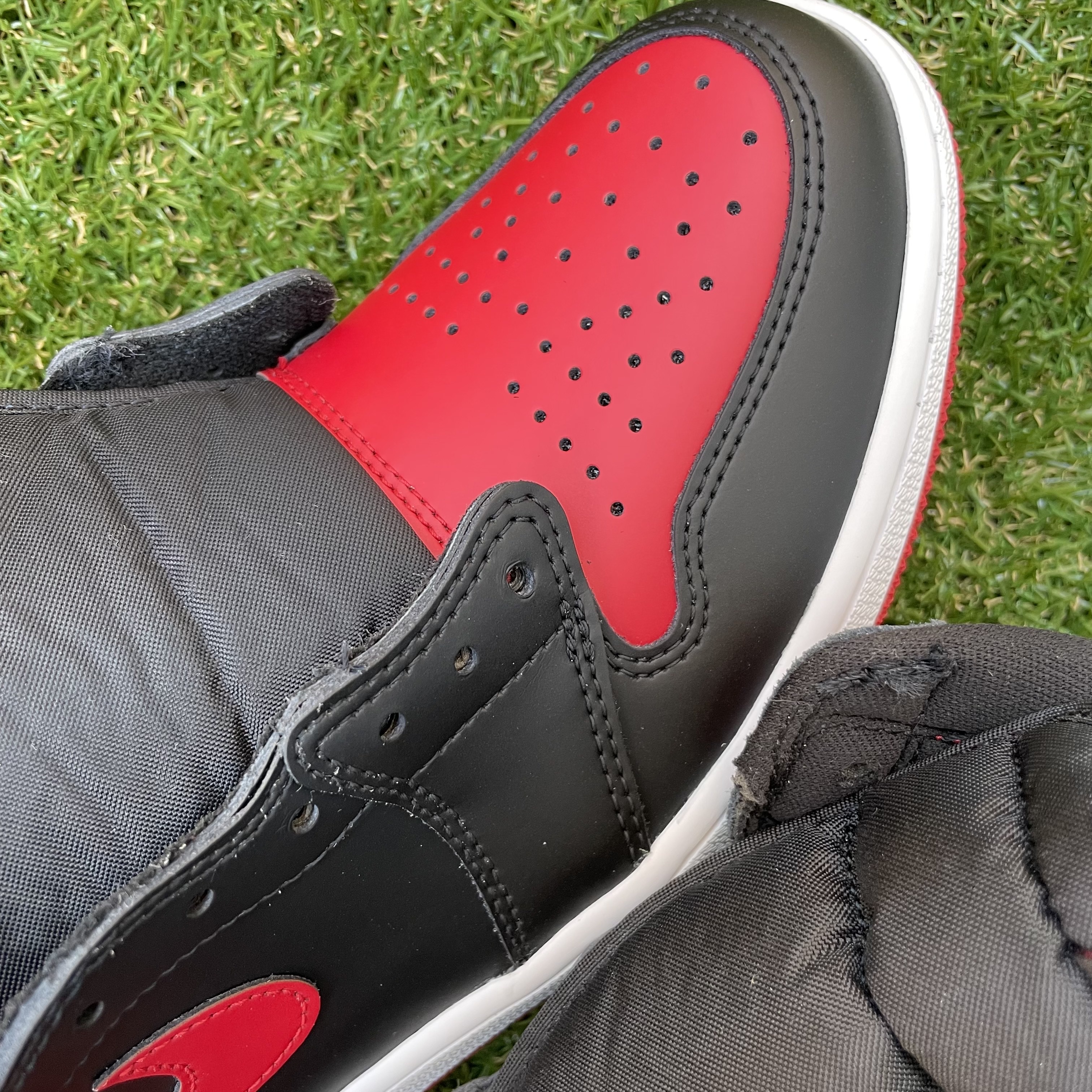 Jordan 1 Retro High OG Patent Bred, (GS) Jordan 1 Retro High OG Patent Bred 착용 스타일 - 4
