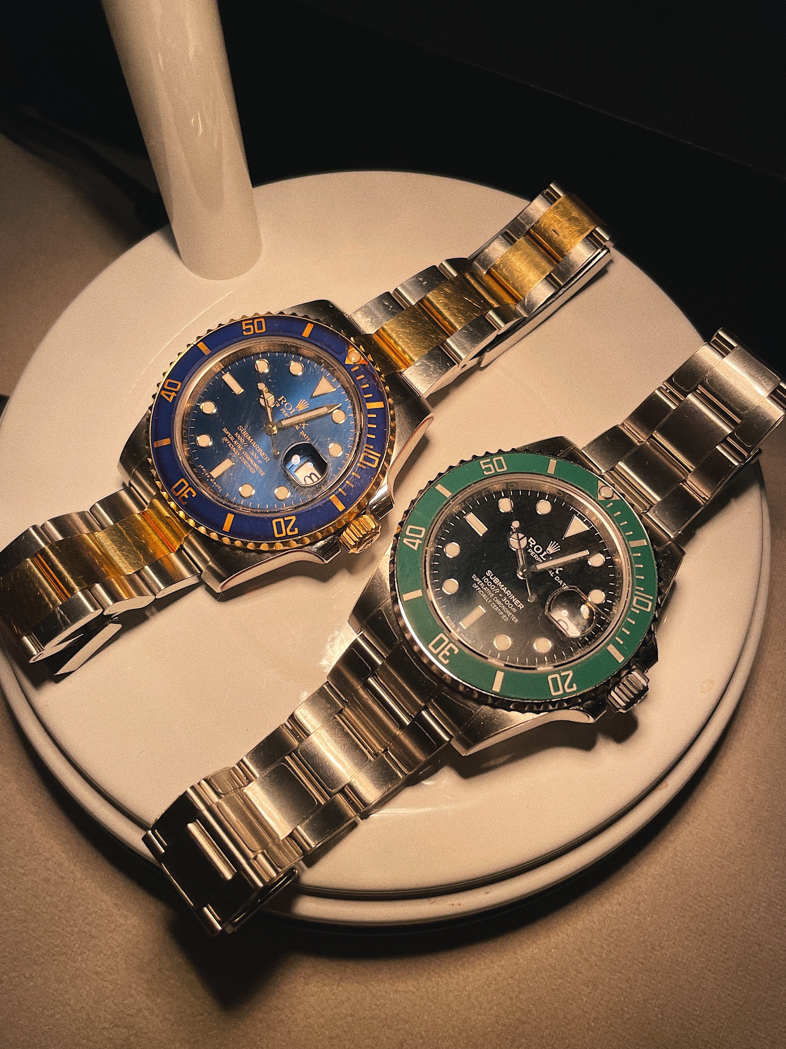 Rolex Submariner Date 41mm 126610LV Black Oyster, Rolex Submariner Date 41mm 126613LB Royal Blue Oyster 착용 스타일 - 1