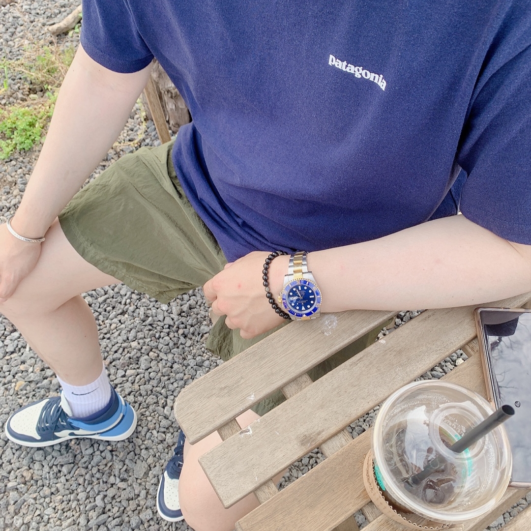 Jordan 1 Retro High Obsidian UNC, Rolex Submariner Date 40mm 116613LB Royal Blue Oyster 착용 스타일 - 2