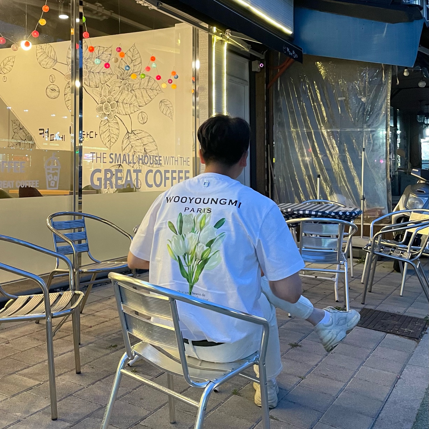 Wooyoungmi Flower Print Back Logo T-Shirt White - 22SS, Gucci Rhyton Leather Sneakers Distressed Ivory 착용 스타일