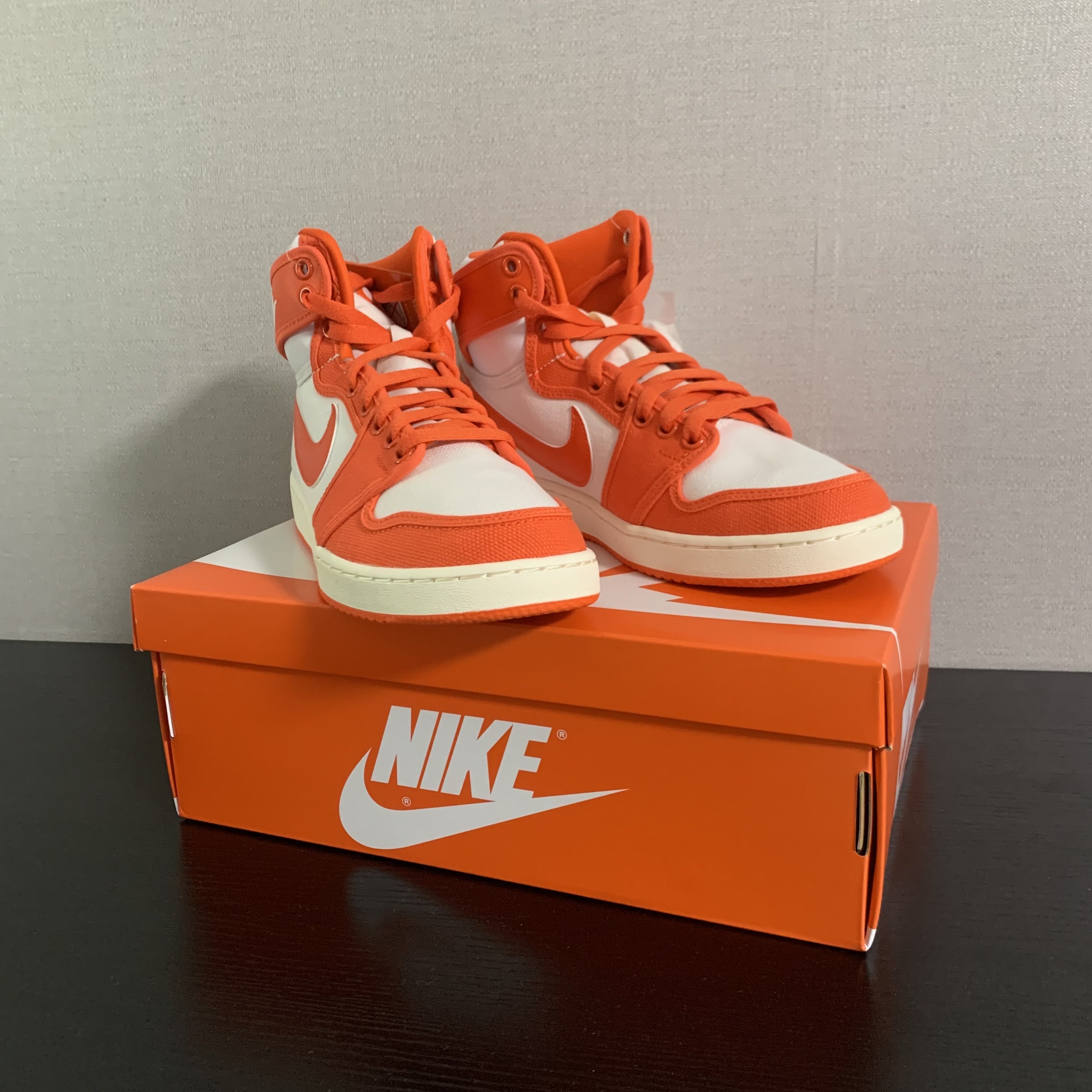 Jordan 1 KO Rush Orange 착용 스타일