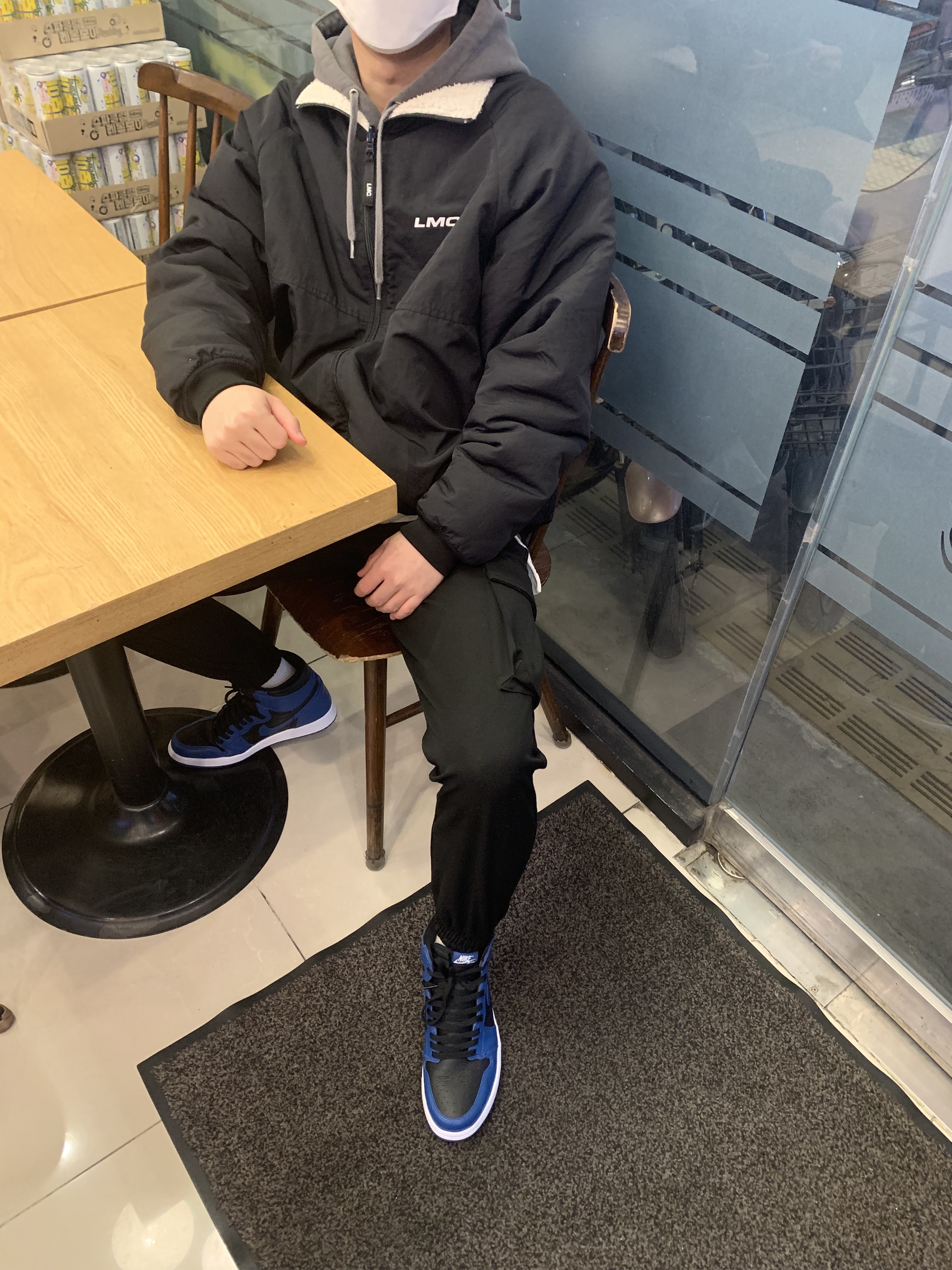 Jordan 1 Retro High OG Dark Marina Blue 착용 스타일 - 1