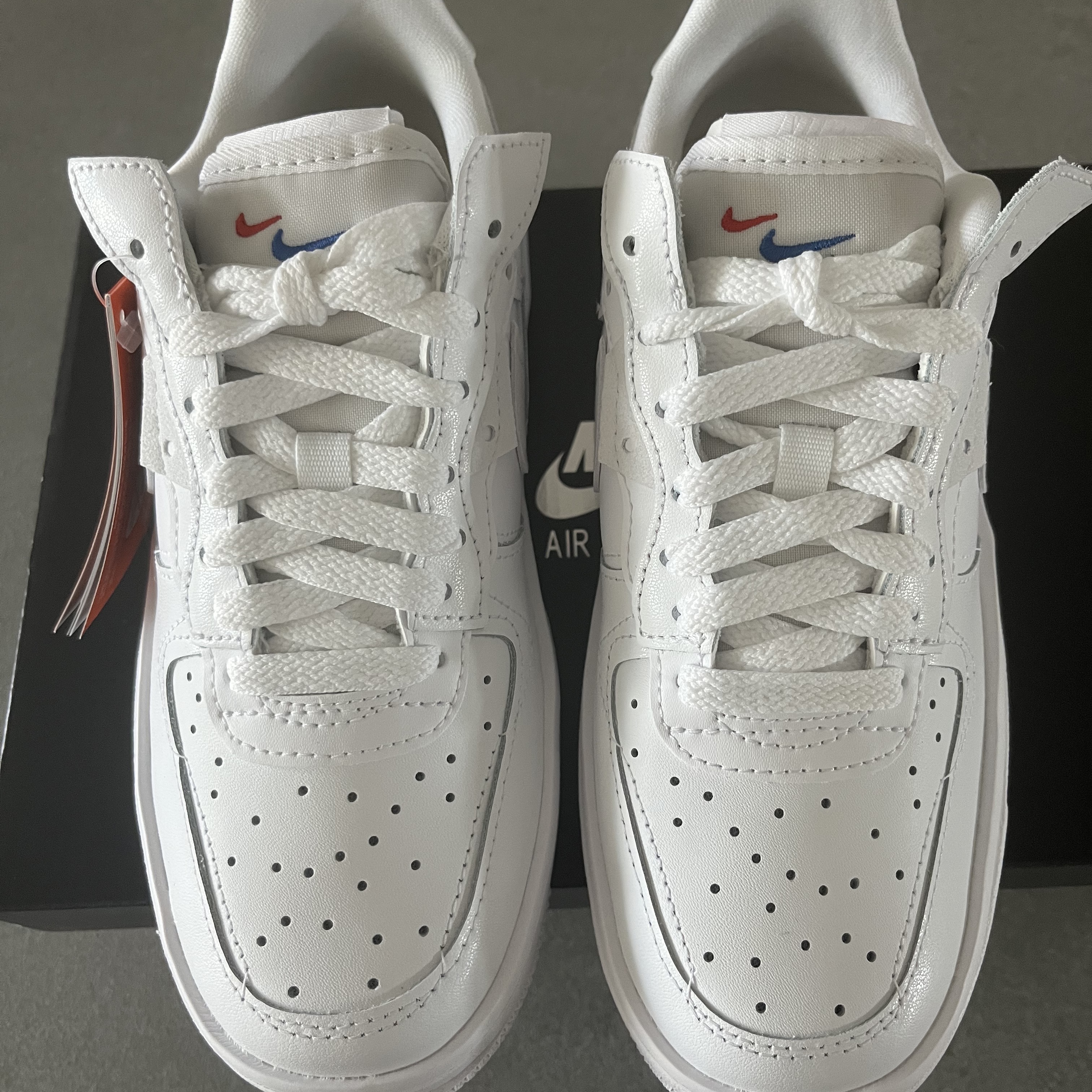 (W) Nike Air Force 1 Fontanka White 착용 스타일 - 2