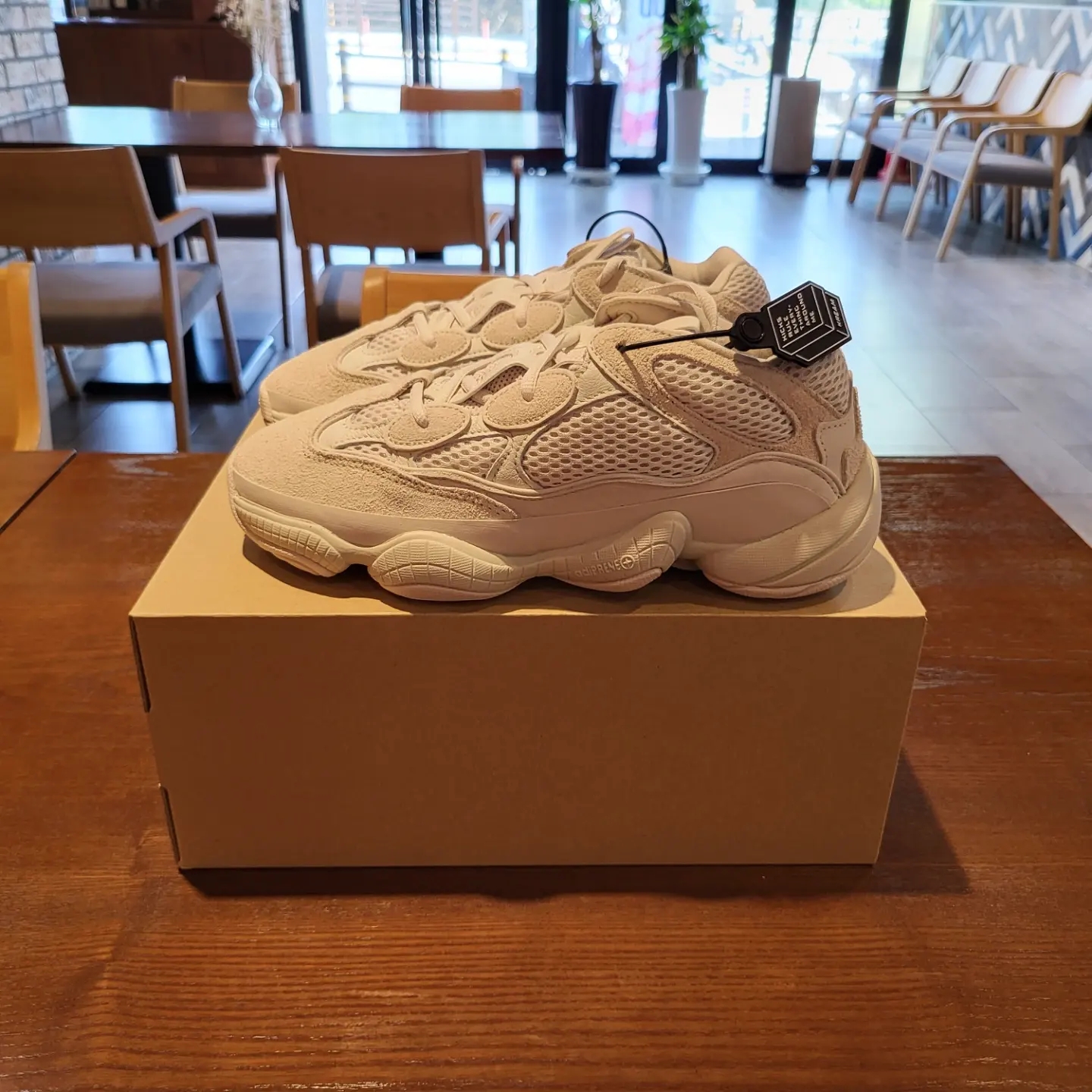 Nike x Sacai VaporWaffle Black White, Adidas Yeezy 500 Blush 2022 착용 스타일 - 2