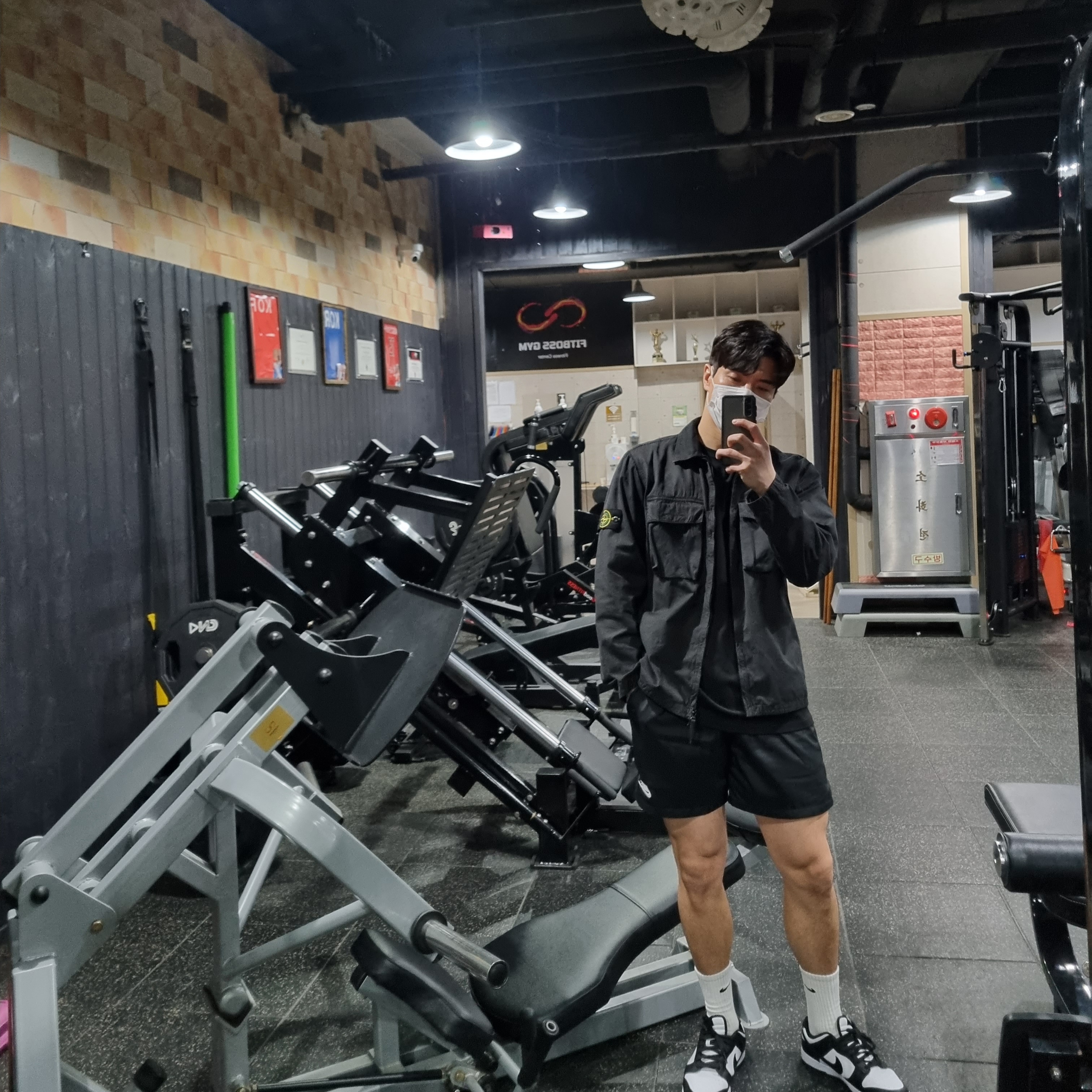 Stone Island 114WN T.CO+OLD Overshirt Black - 22SS, Nike Dunk Low Retro Black 착용 스타일
