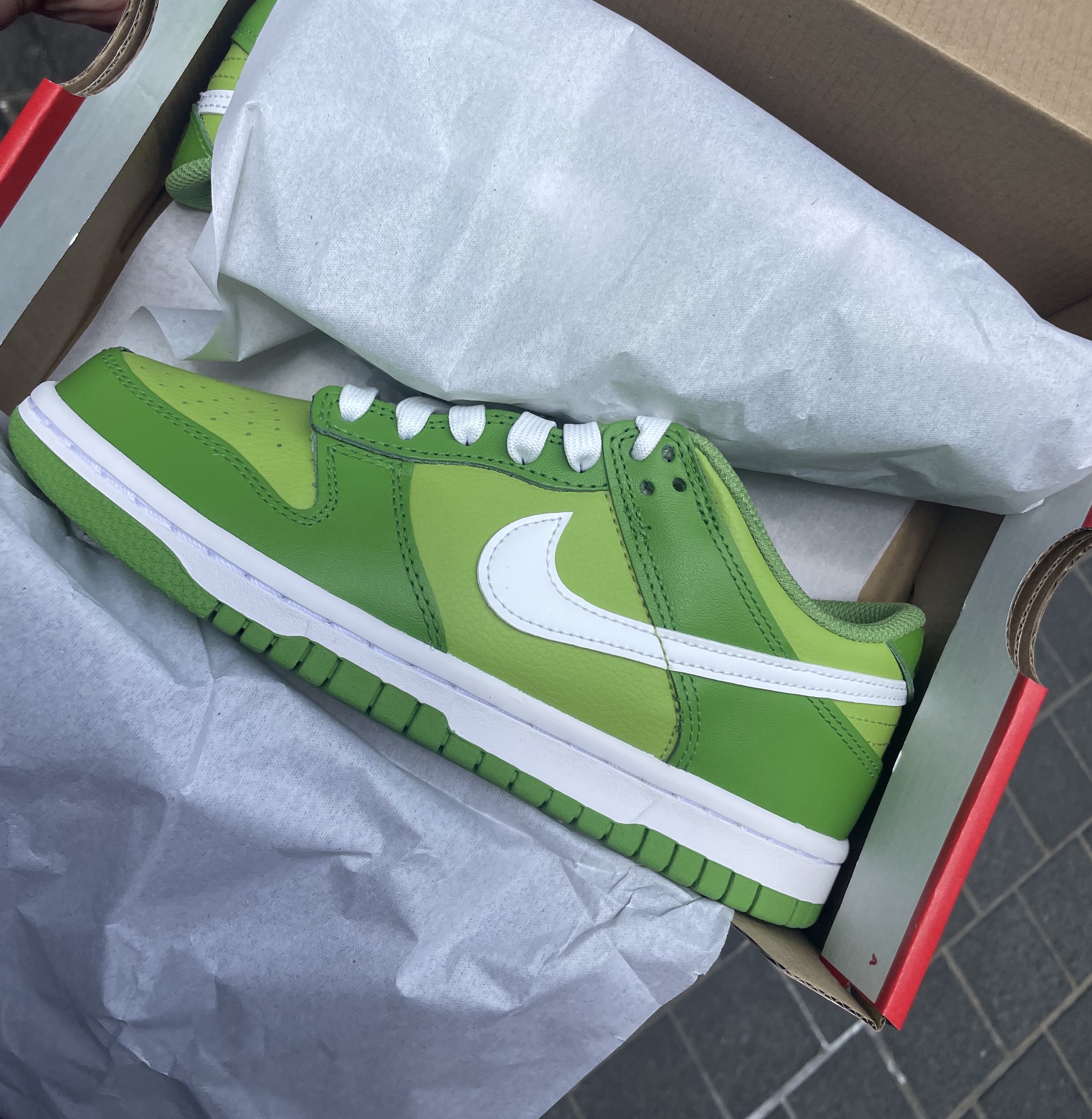 (GS) Nike Dunk Low Vivid Green 착용 스타일