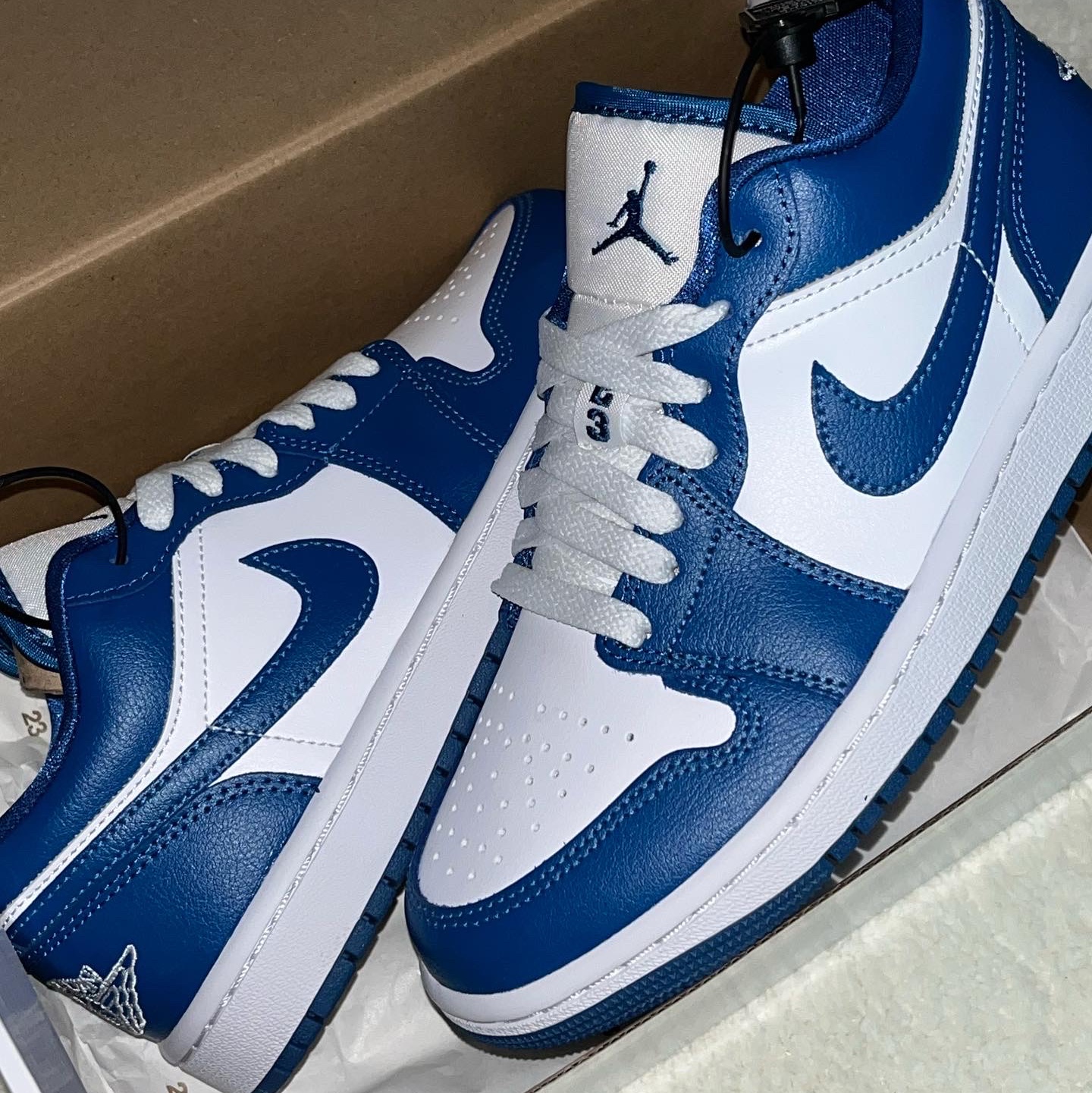 (W) Jordan 1 Low White Dark Marina Blue 착용 스타일