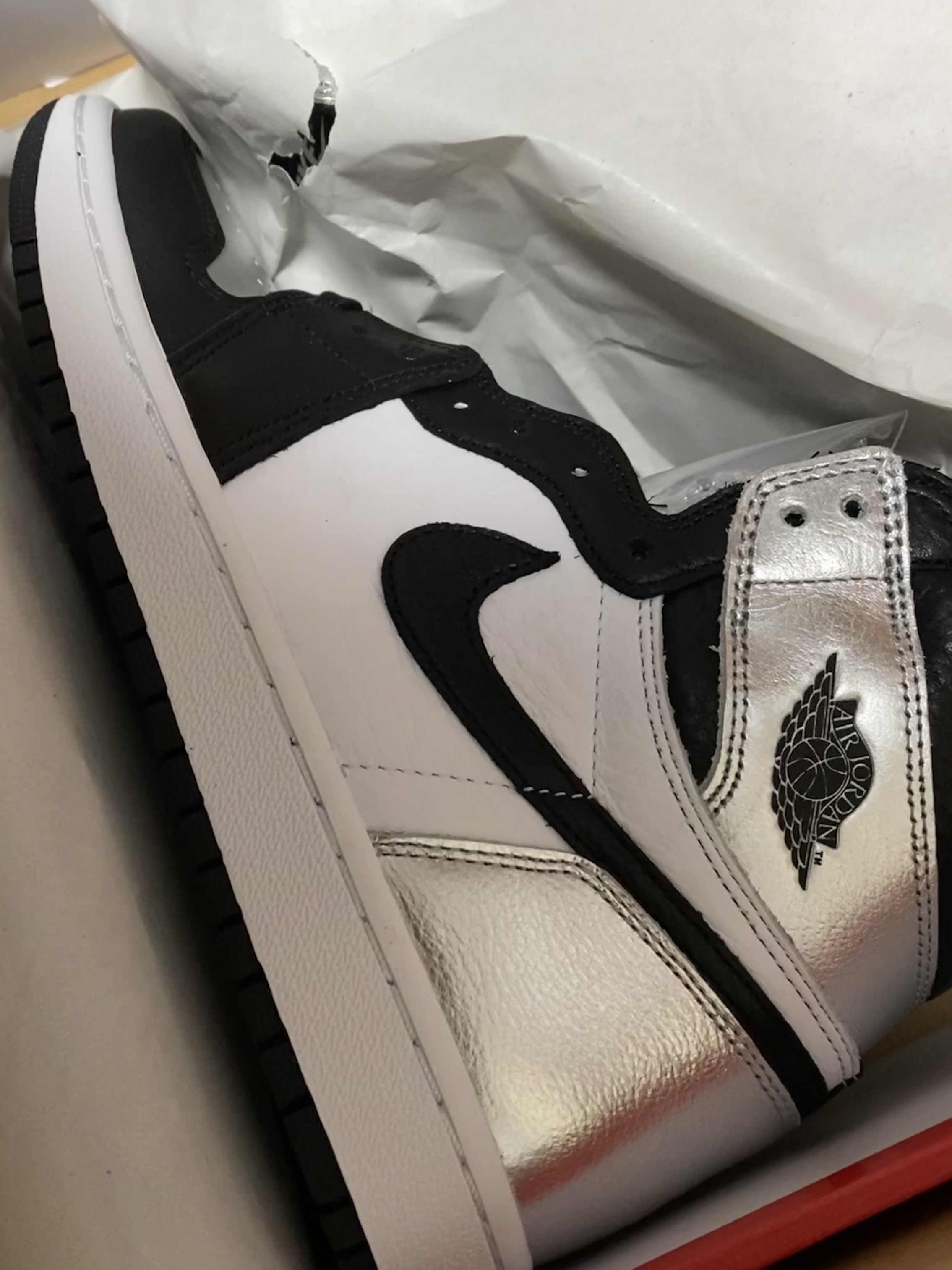 (W) Jordan 1 Retro High OG Silver Toe 착용 스타일