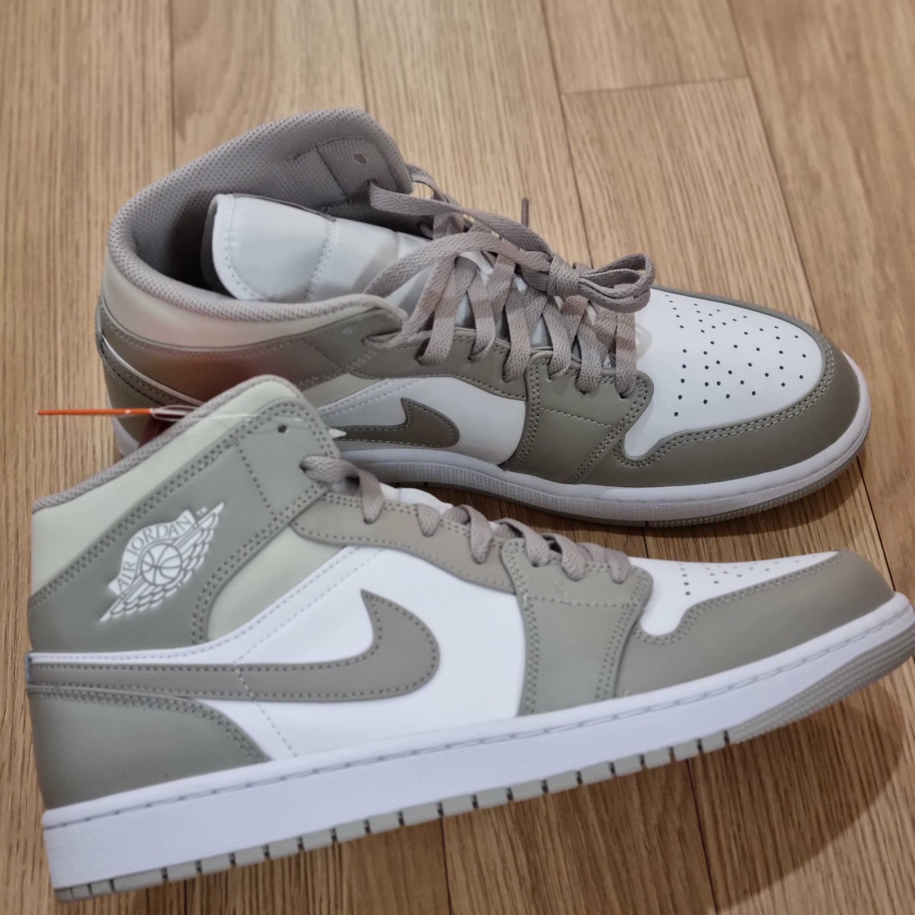 Jordan 1 Mid College Grey 착용 스타일 - 1