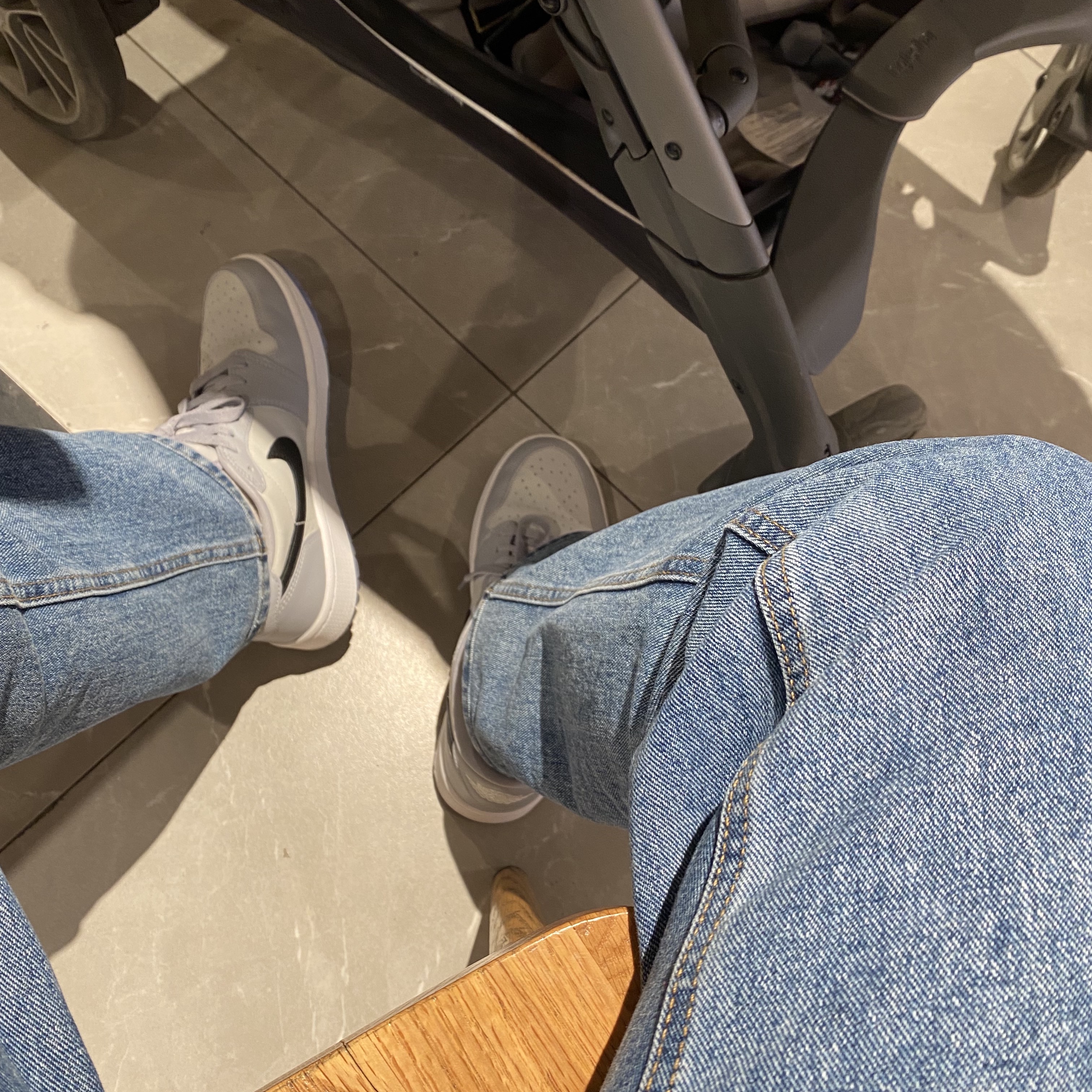 Jordan 1 Low Golf Wolf Grey 착용 스타일 - 2