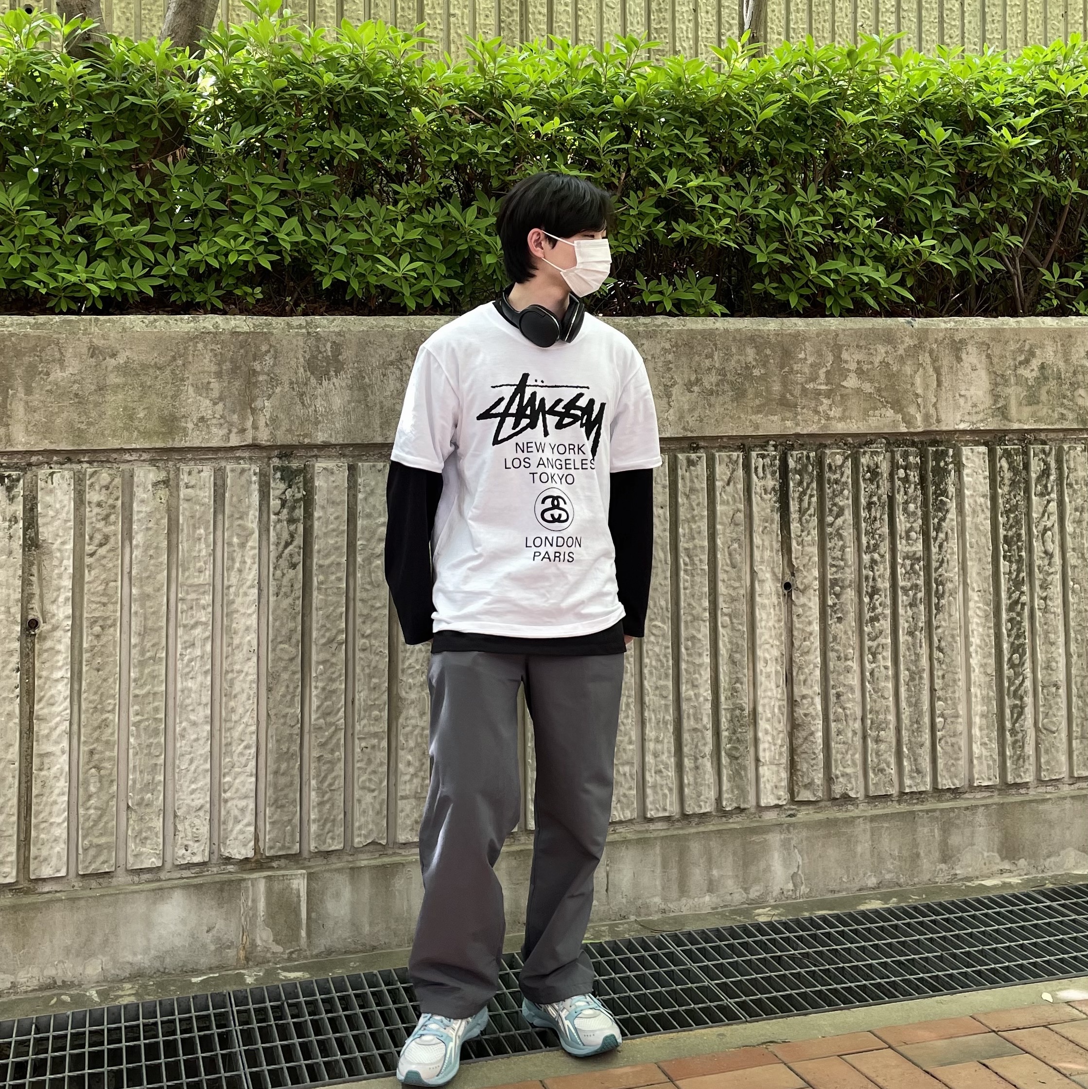 Asics Gel-Kyrios Cream Oyster Grey, Stussy World Tour T-Shirt White 착용 스타일 - 2