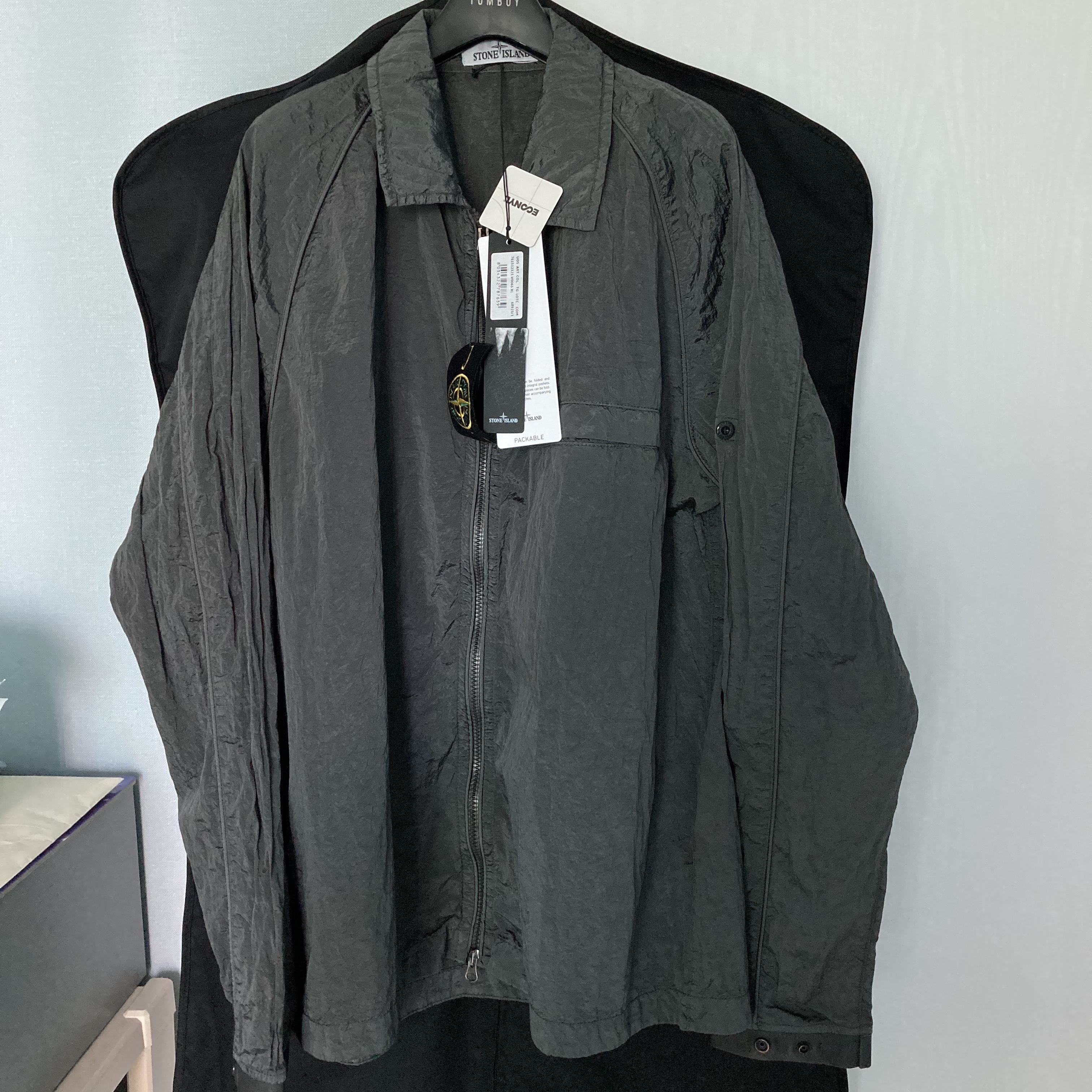 Stone Island 12321 Nylon Metal Garment Dyed Packable Overshirt Dark Grey - 22SS, Stone Island B0943 Nylon Metal Swimming Trunk Dark Grey - 21SS 착용 스타일 - 1