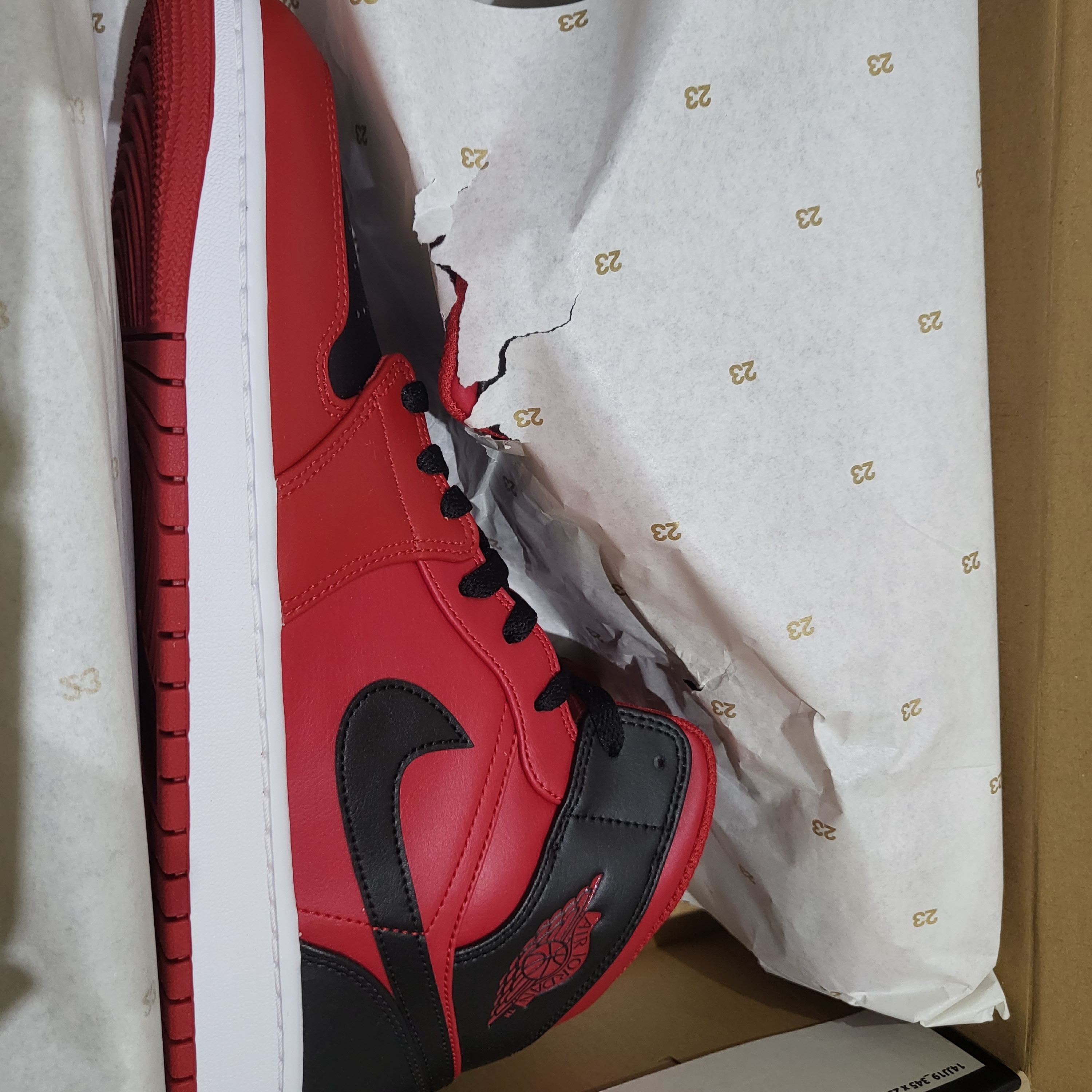 Jordan 1 Mid Reverse Bred 착용 스타일 - 3