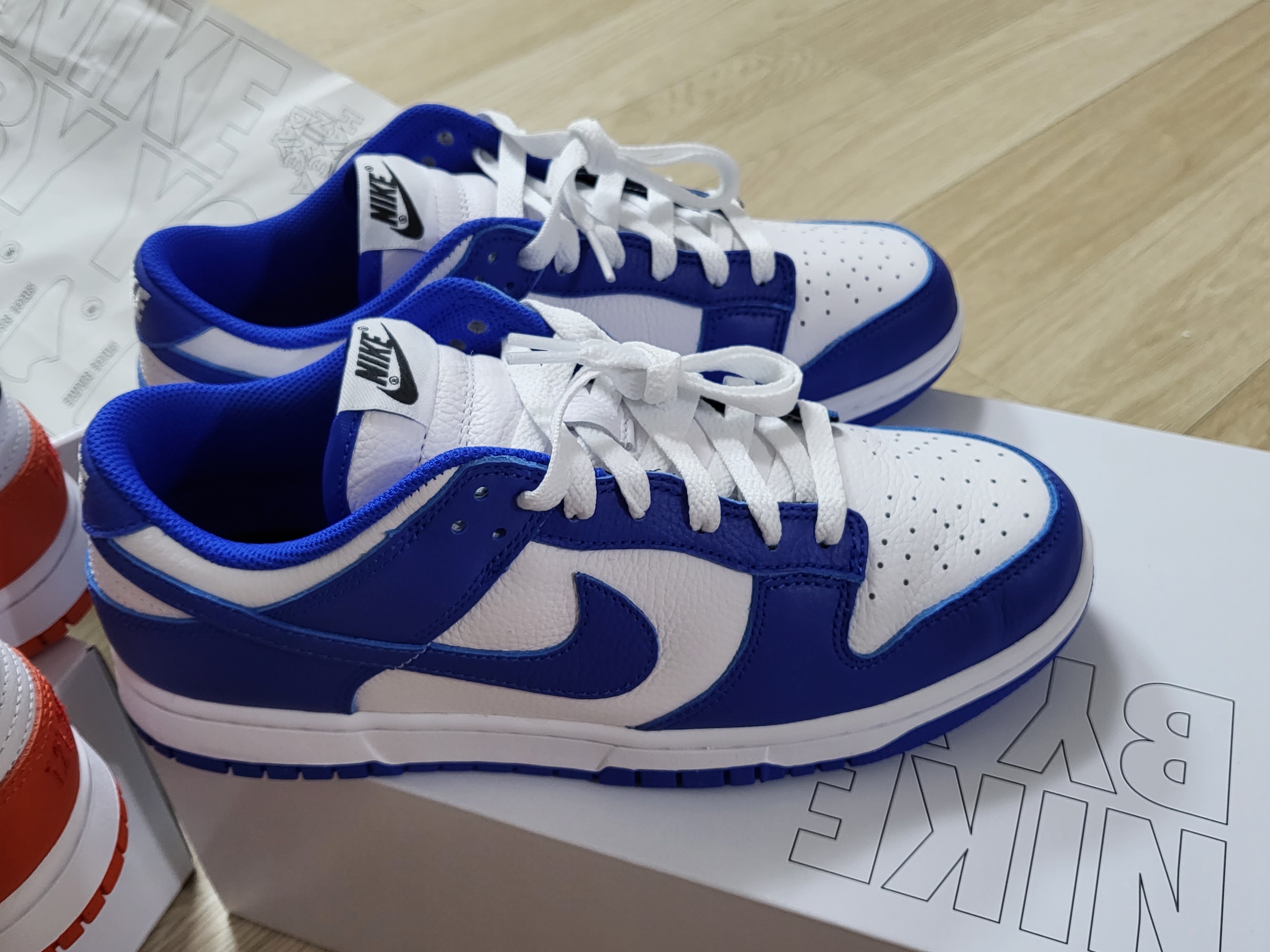 Nike Dunk Low SP Kentucky 2020, (W) Jordan 1 Low OG Starfish 착용 스타일 - 2