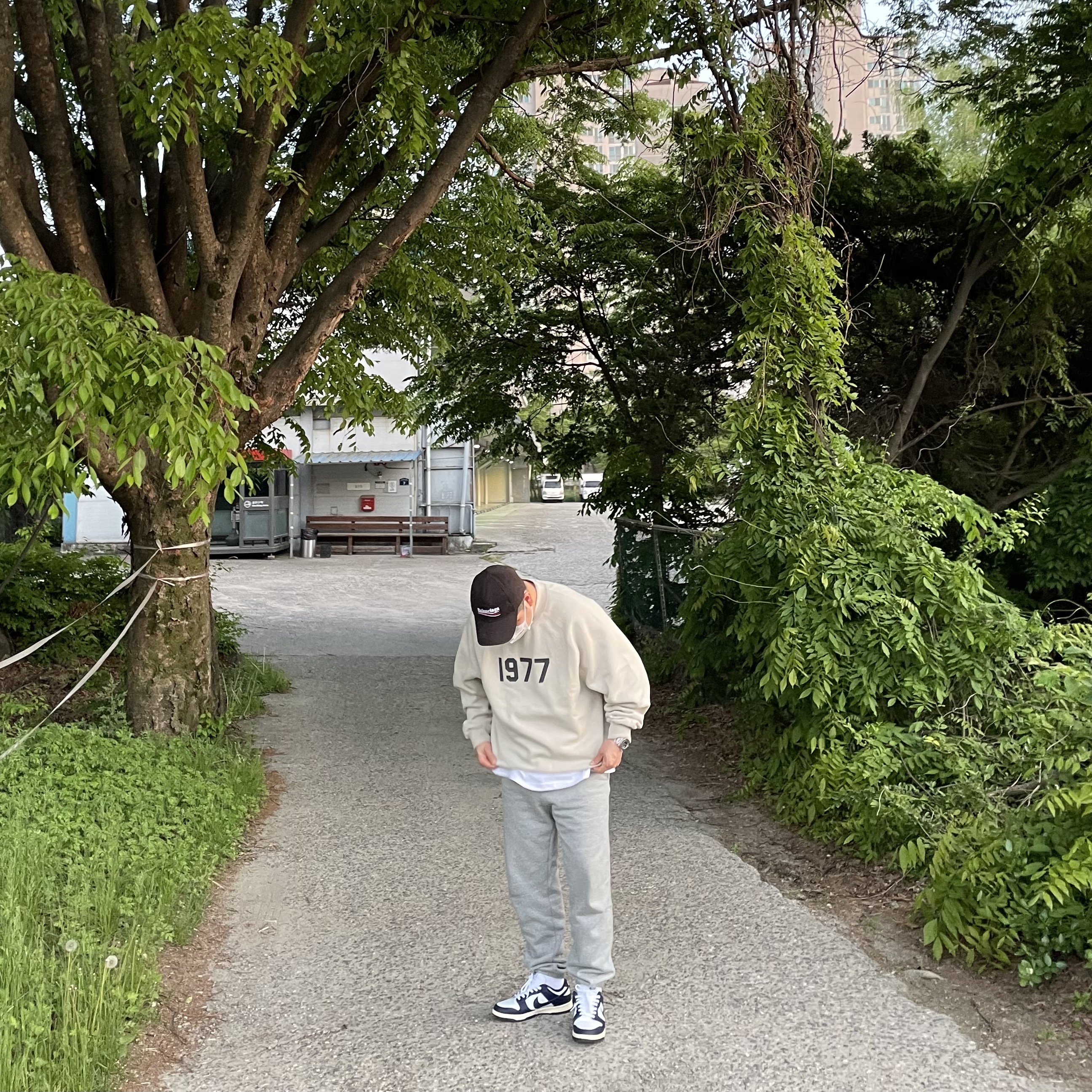 Essentials 1977 Crewneck Sweatshirt Wheat - 22SS, (W) Nike Dunk Low Vintage Midnight Navy 착용 스타일