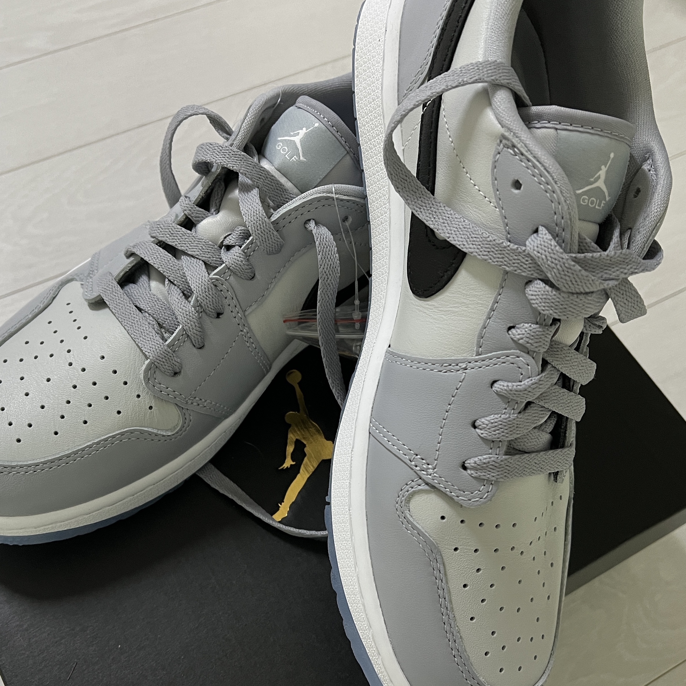 Jordan 1 Low Golf Wolf Grey 착용 스타일 - 3