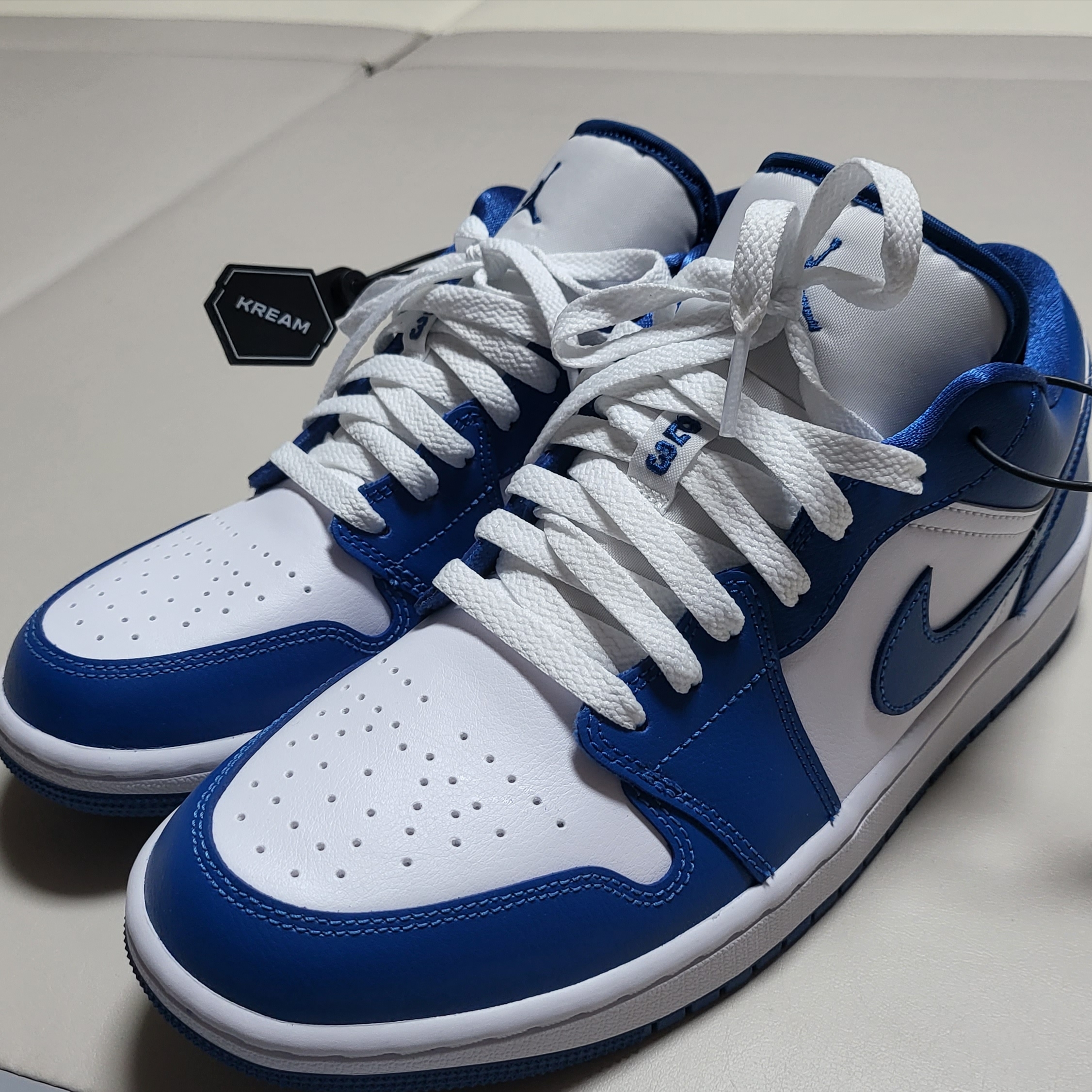 (W) Jordan 1 Low White Dark Marina Blue 착용 스타일