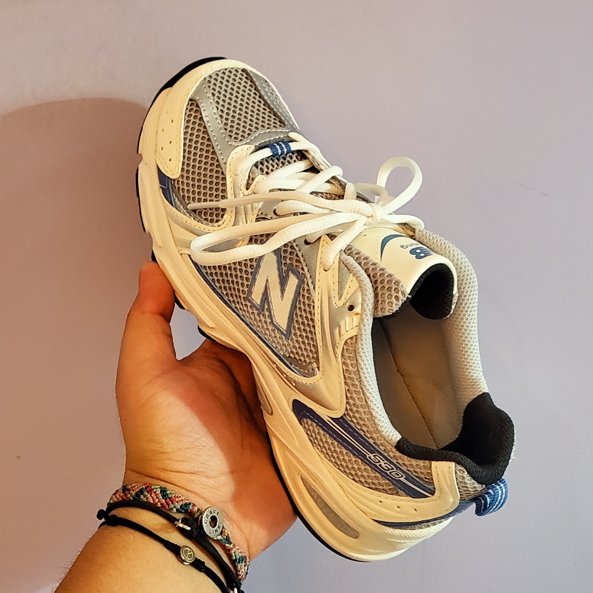 New Balance 530 Steel Blue 착용 스타일 - 3